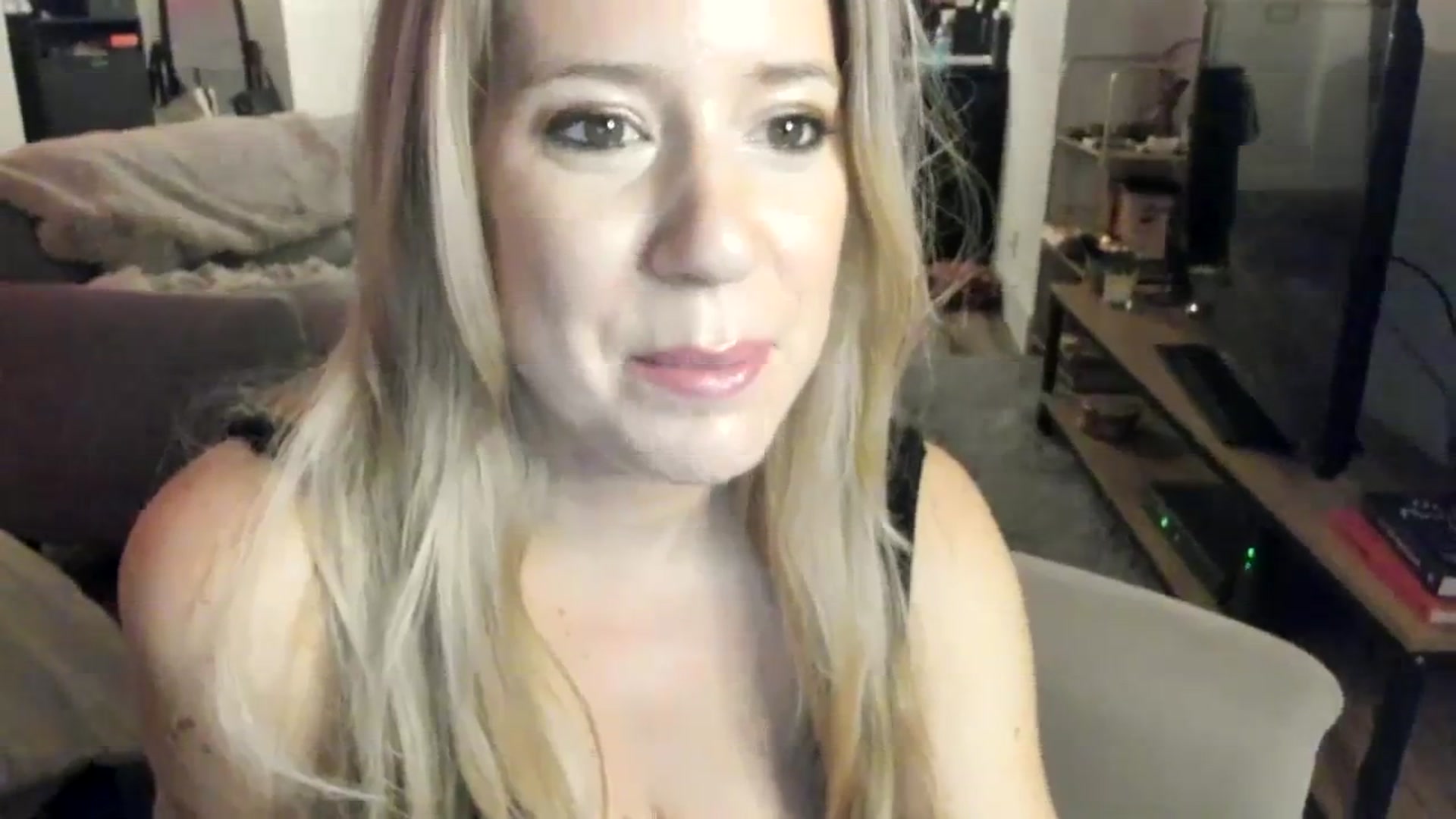 Gallery image thumbnail from ChiTown_777's myfreecams stream on, 01/28/2024, 24:01 image 3 of 20