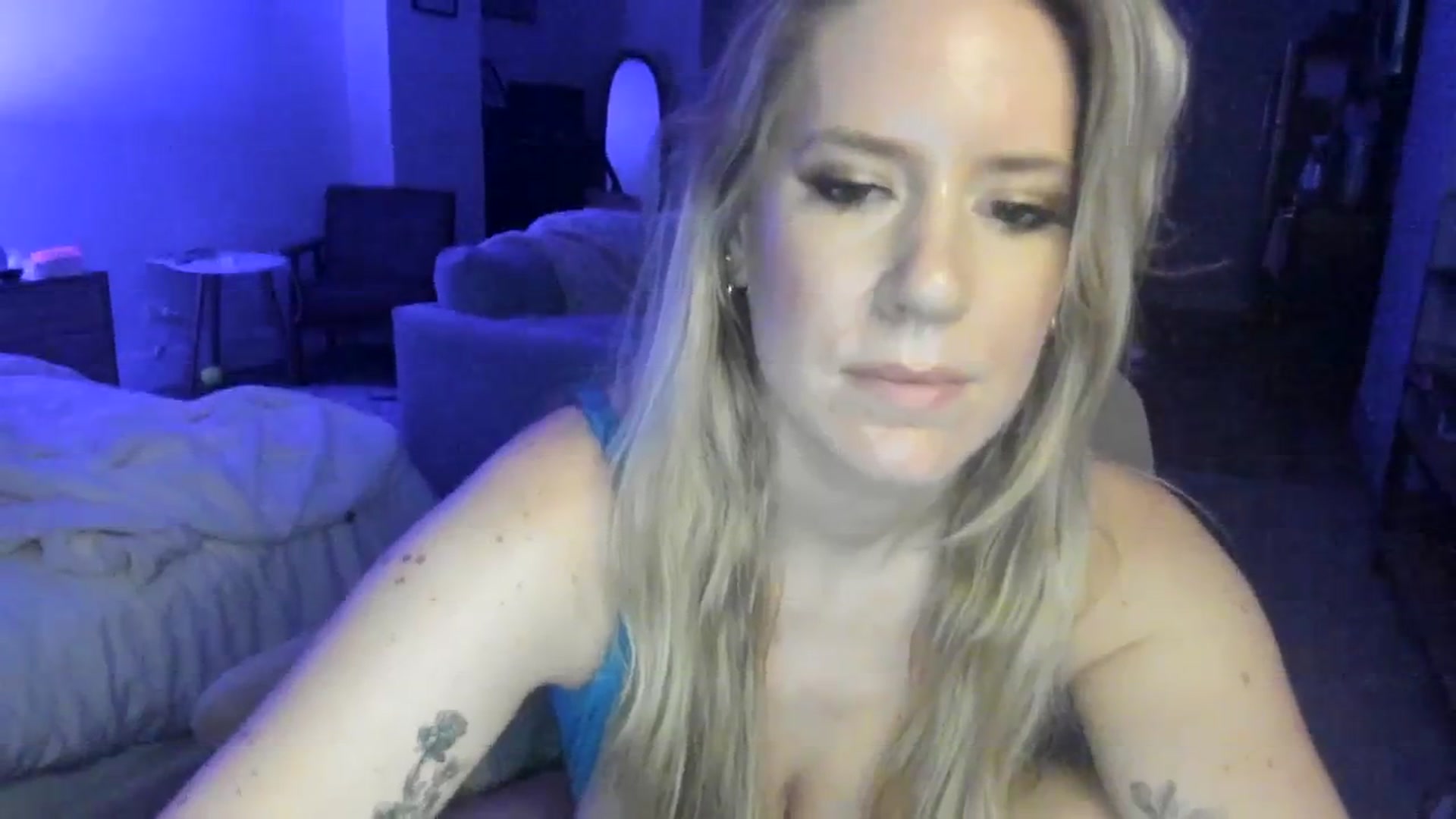 Gallery image thumbnail from ChiTown_777's myfreecams stream on, 03/07/2024, 24:25 image 16 of 20