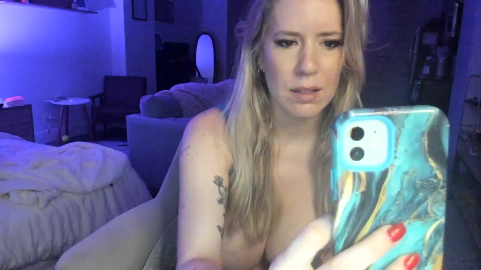 Gallery image thumbnail from ChiTown_777's myfreecams stream on, 03/07/2024, 24:25 image 7 of 20