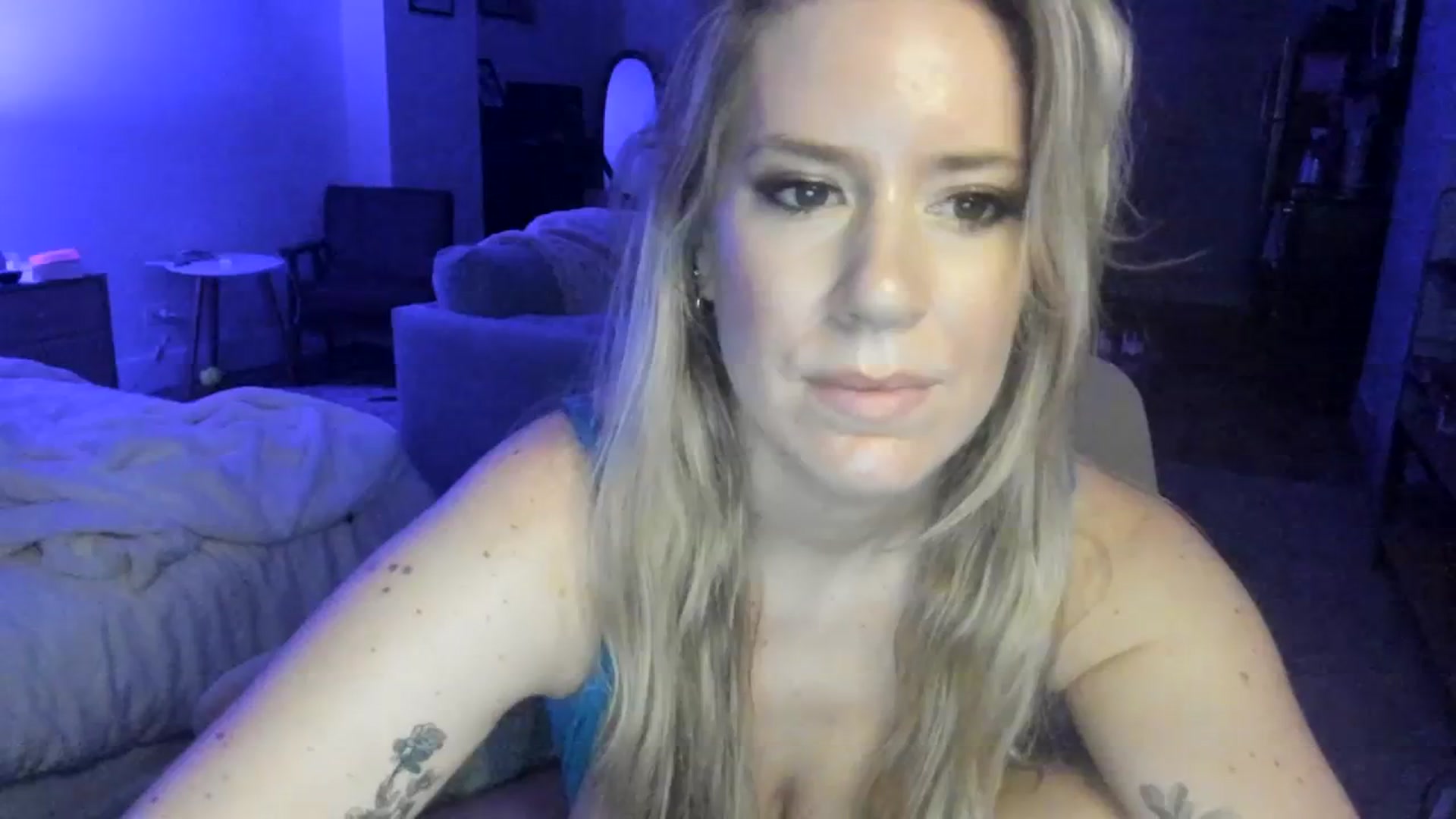 Gallery image thumbnail from ChiTown_777's myfreecams stream on, 03/07/2024, 24:25 image 17 of 20