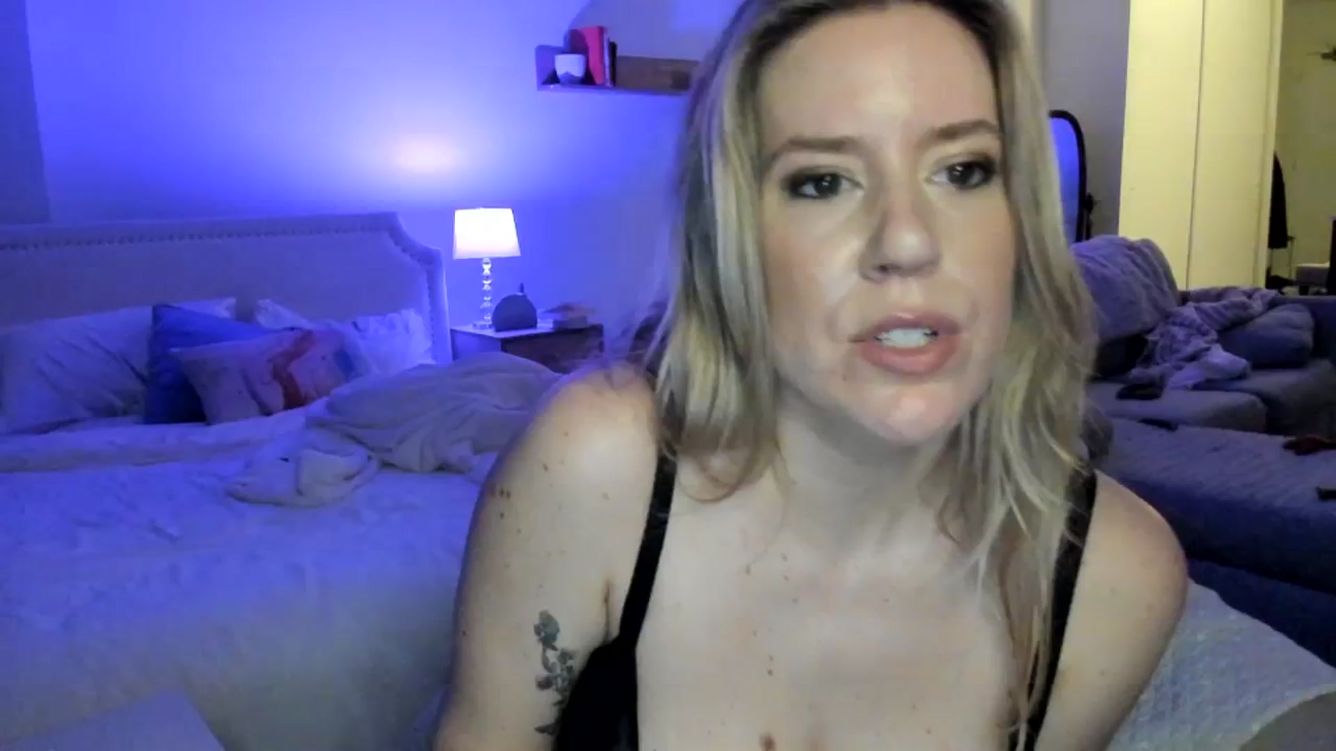Gallery image thumbnail from ChiTown_777's myfreecams stream on, 03/11/2024, 02:34 image 8 of 20