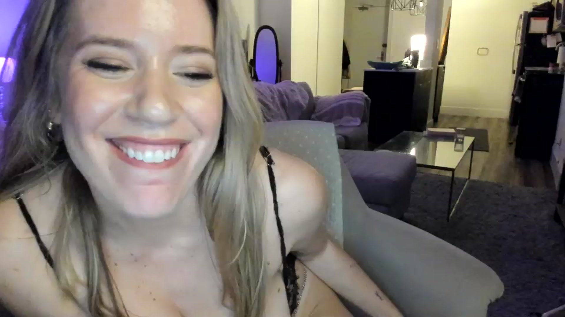 Gallery image thumbnail from ChiTown_777's myfreecams stream on, 03/15/2024, 01:11 image 19 of 20