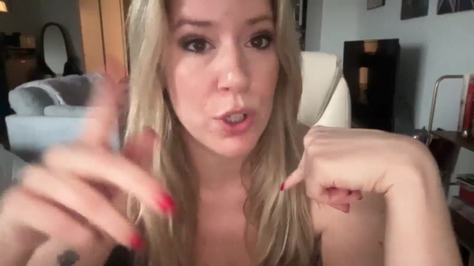 Gallery image thumbnail from ChiTown_777's myfreecams stream on, 05/09/2024, 22:46 image 14 of 20