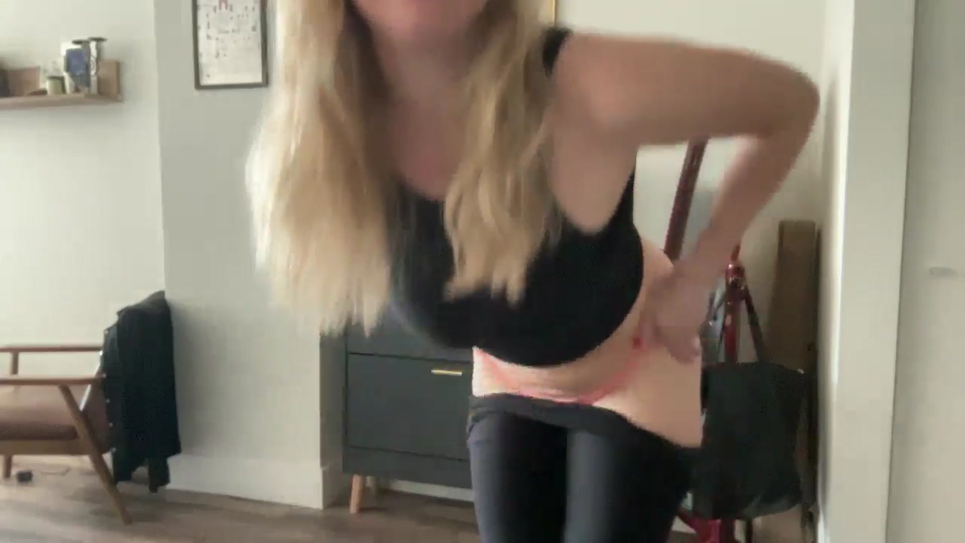 Gallery image thumbnail from ChiTown_777's myfreecams stream on, 05/15/2024, 18:52 image 7 of 20