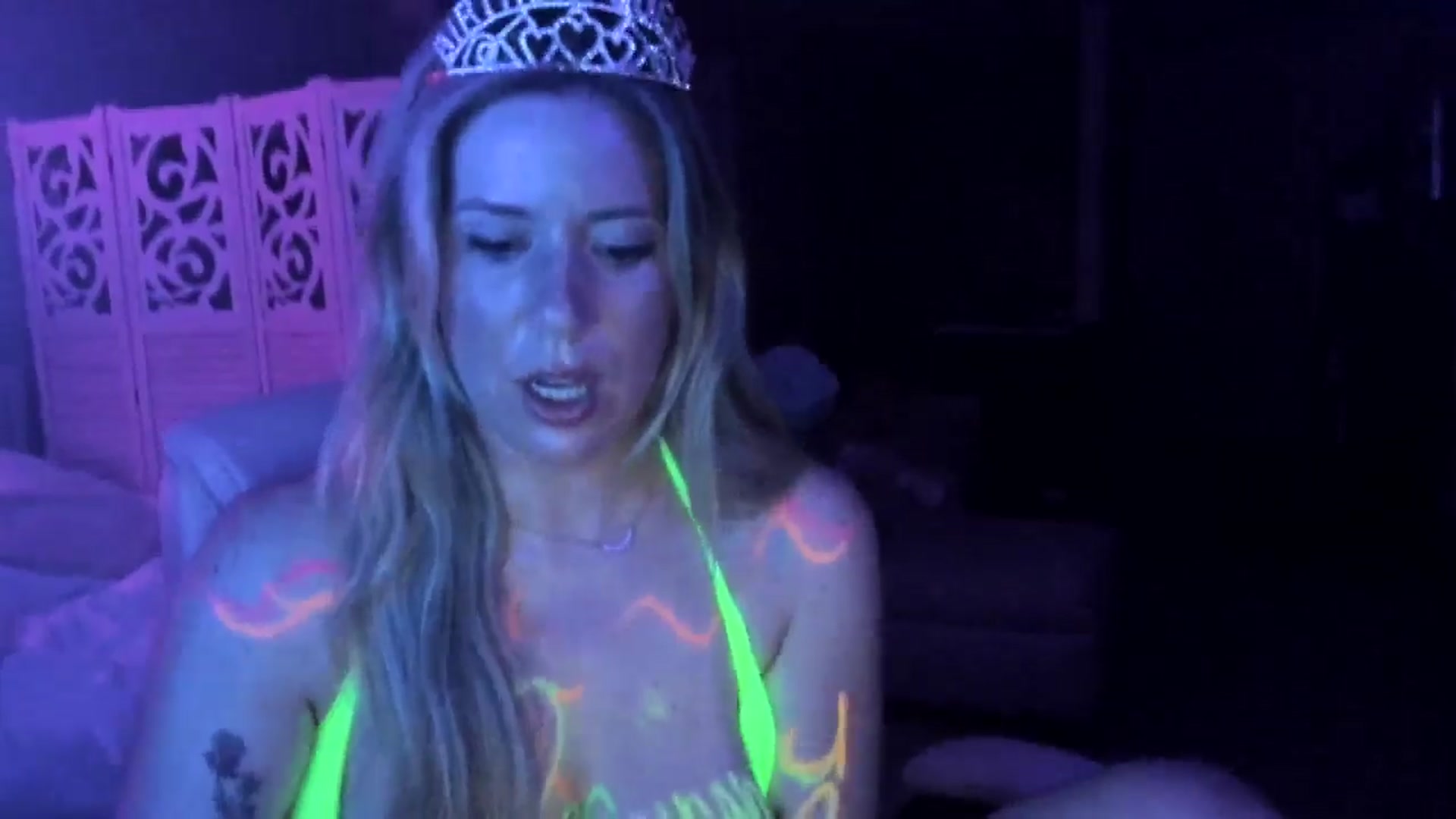 Gallery image thumbnail from ChiTown_777's myfreecams stream on, 06/11/2024, 03:09 image 19 of 20