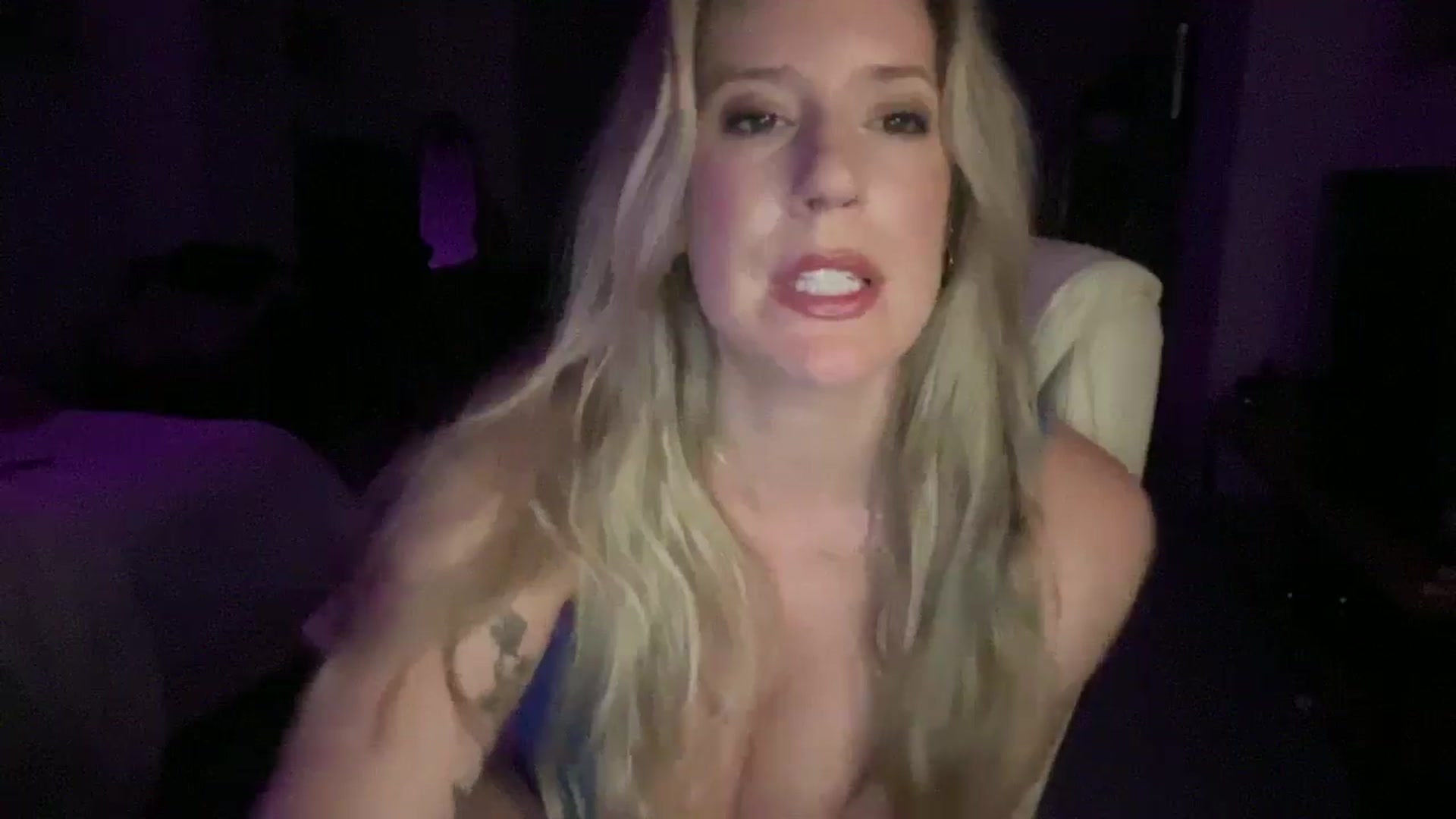 Gallery image thumbnail from ChiTown_777's myfreecams stream on, 06/30/2024, 05:28 image 10 of 20