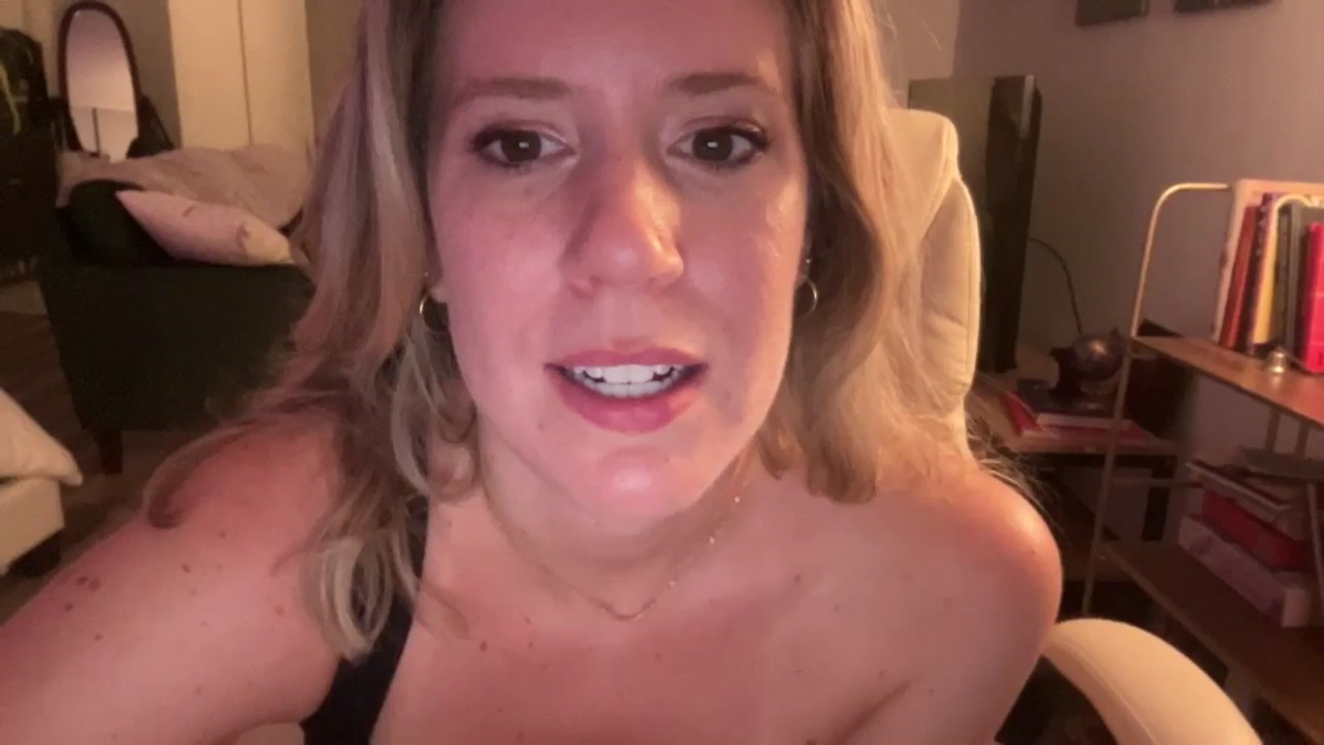 Gallery image thumbnail from ChiTown_777's myfreecams stream on, 08/01/2024, 04:17 image 2 of 20