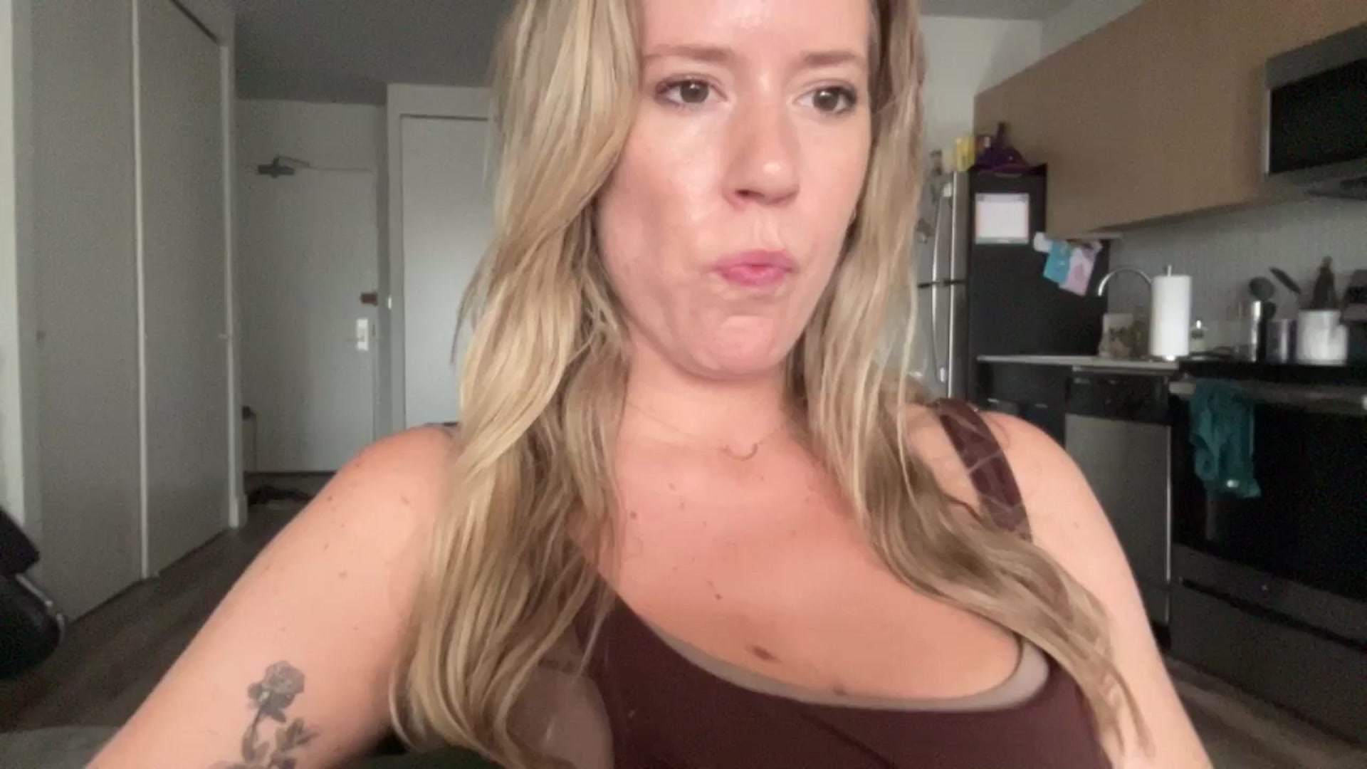 Gallery image thumbnail from ChiTown_777's myfreecams stream on, 08/15/2024, 21:50 image 1 of 20