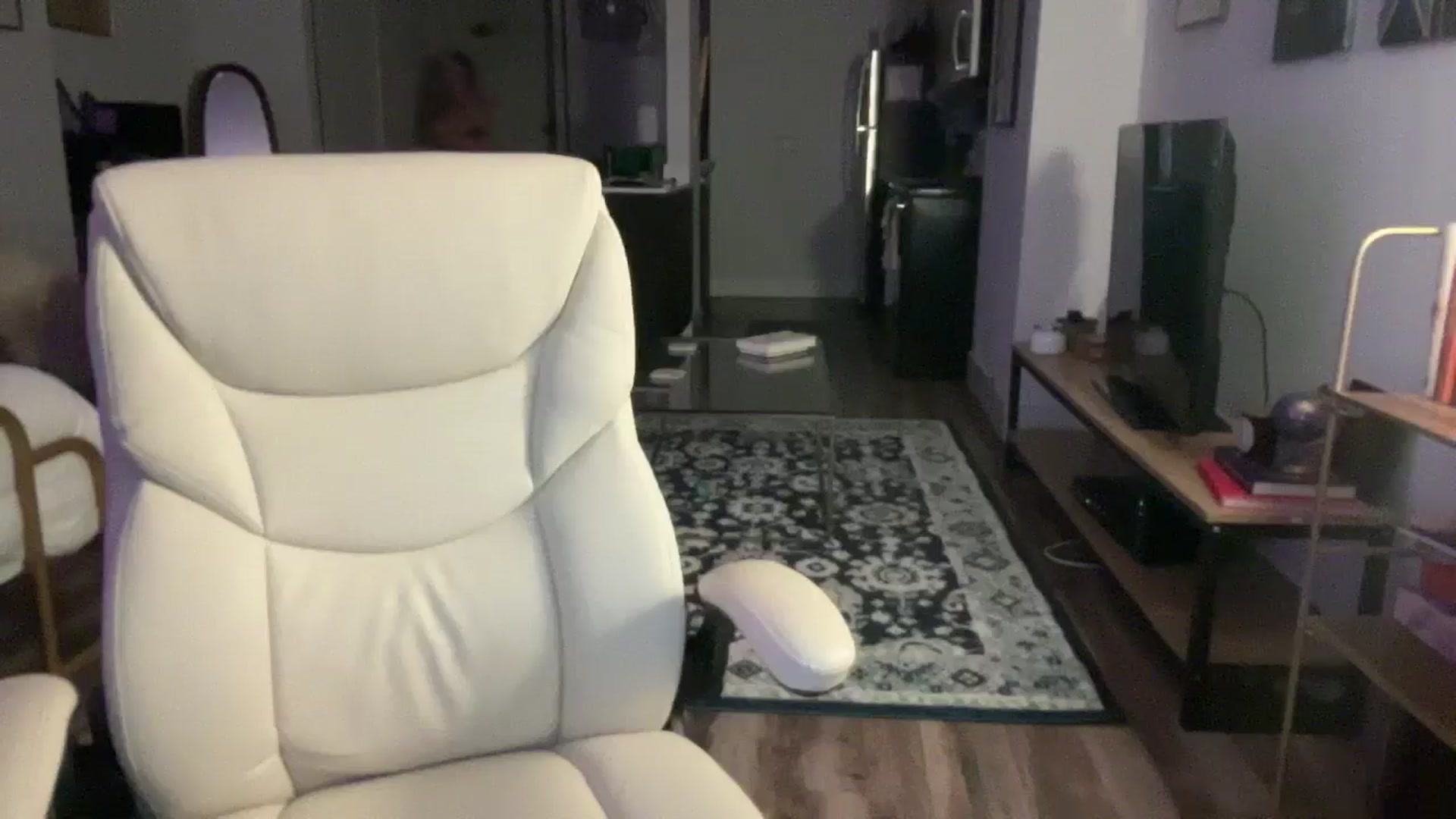 Gallery image thumbnail from ChiTown_777's myfreecams stream on, 09/06/2024, 03:12 image 10 of 20