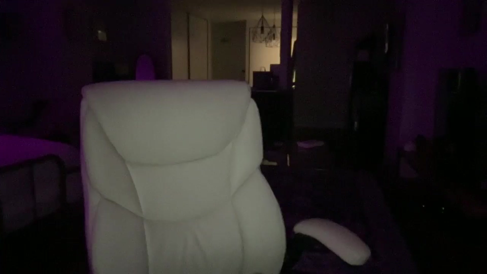 Gallery image thumbnail from ChiTown_777's myfreecams stream on, 09/06/2024, 06:03 image 11 of 20