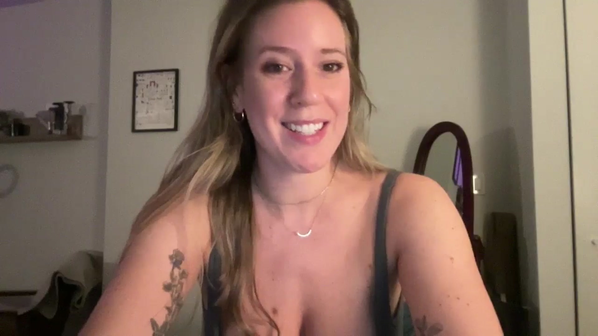 Gallery image thumbnail from ChiTown_777's myfreecams stream on, 10/07/2024, 02:52 image 11 of 20