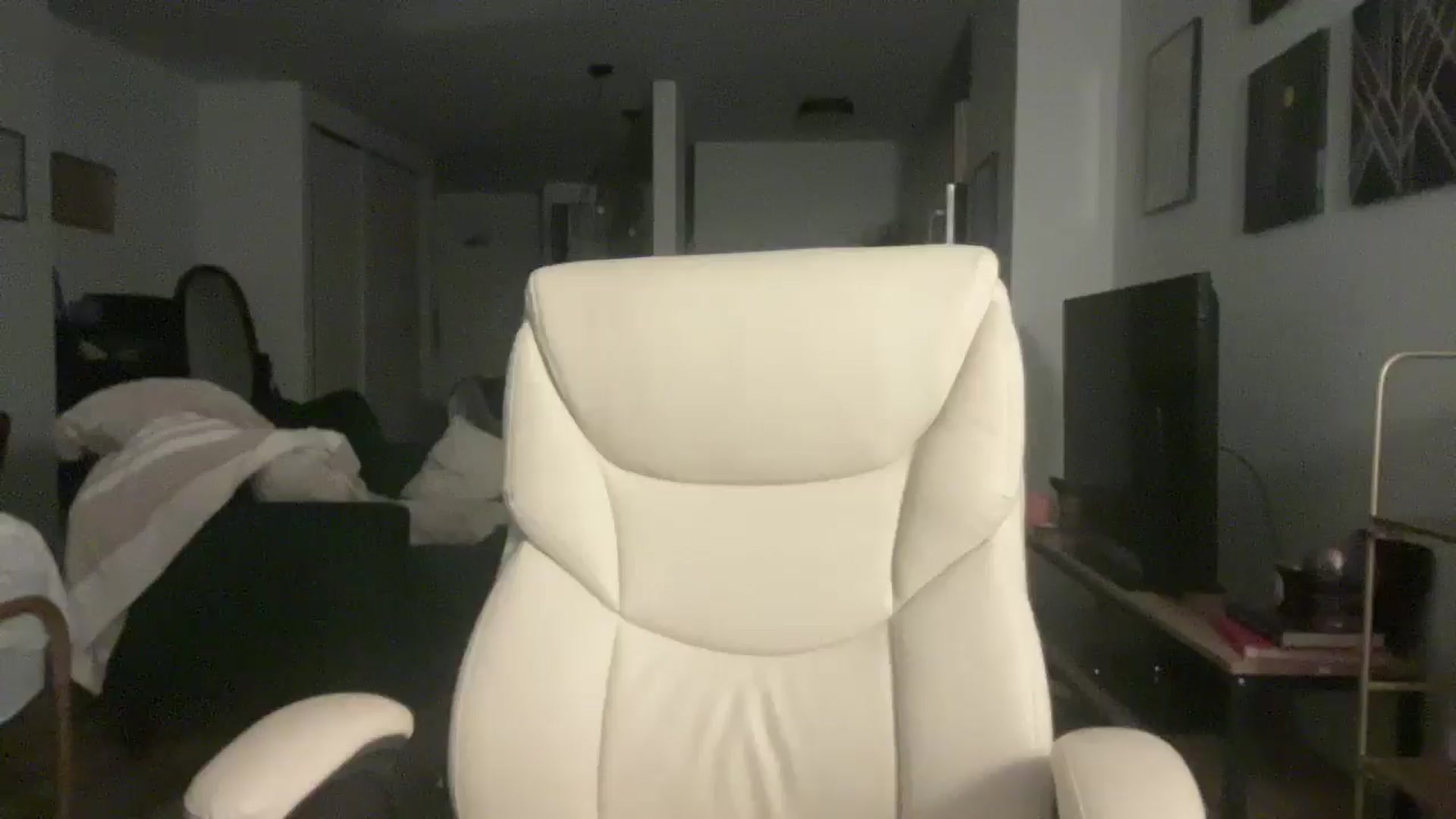 Gallery image thumbnail from ChiTown_777's myfreecams stream on, 11/13/2024, 03:58 image 5 of 20