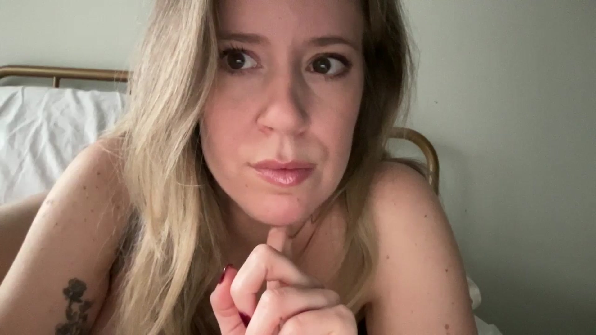 Gallery image thumbnail from ChiTown_777's myfreecams stream on, 02/19/2025, 22:15 image 20 of 20