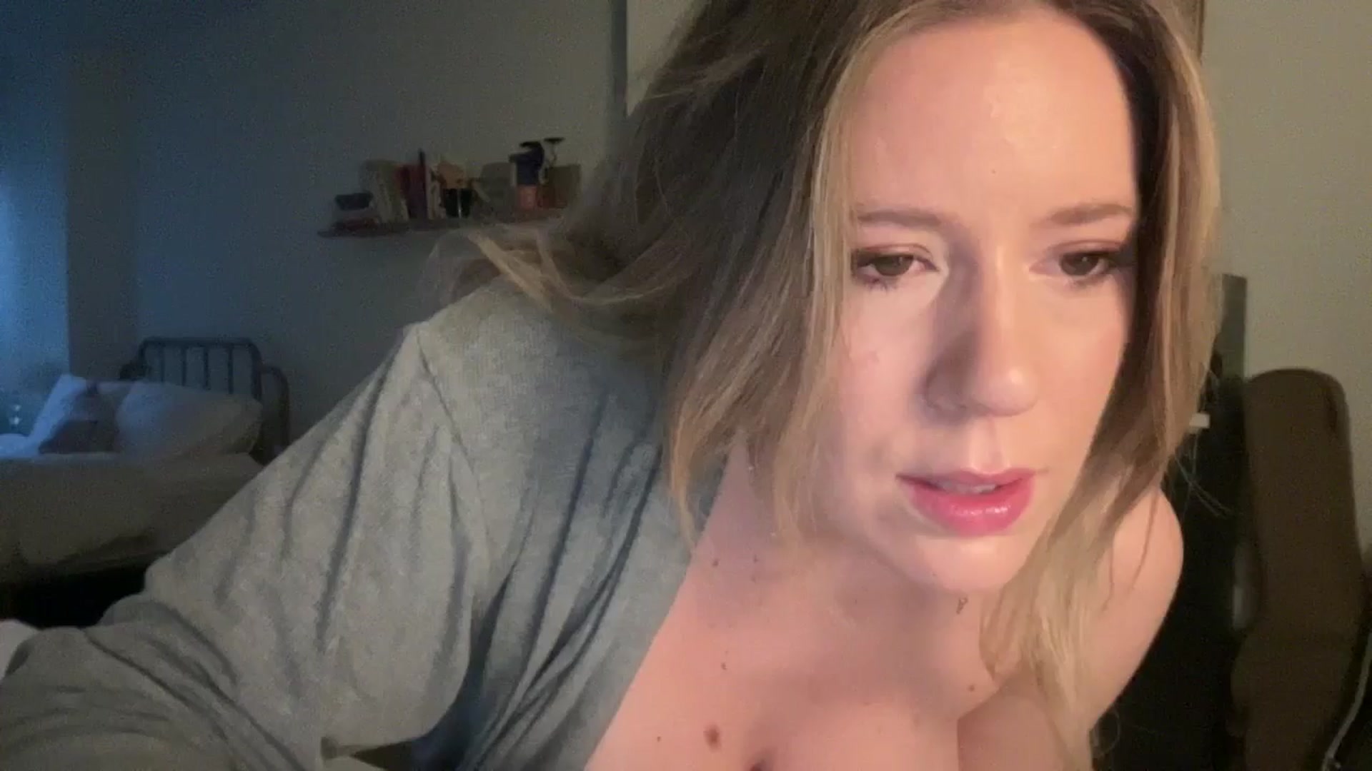 Gallery image thumbnail from ChiTown_777's myfreecams stream on, 02/22/2025, 23:55 image 7 of 20