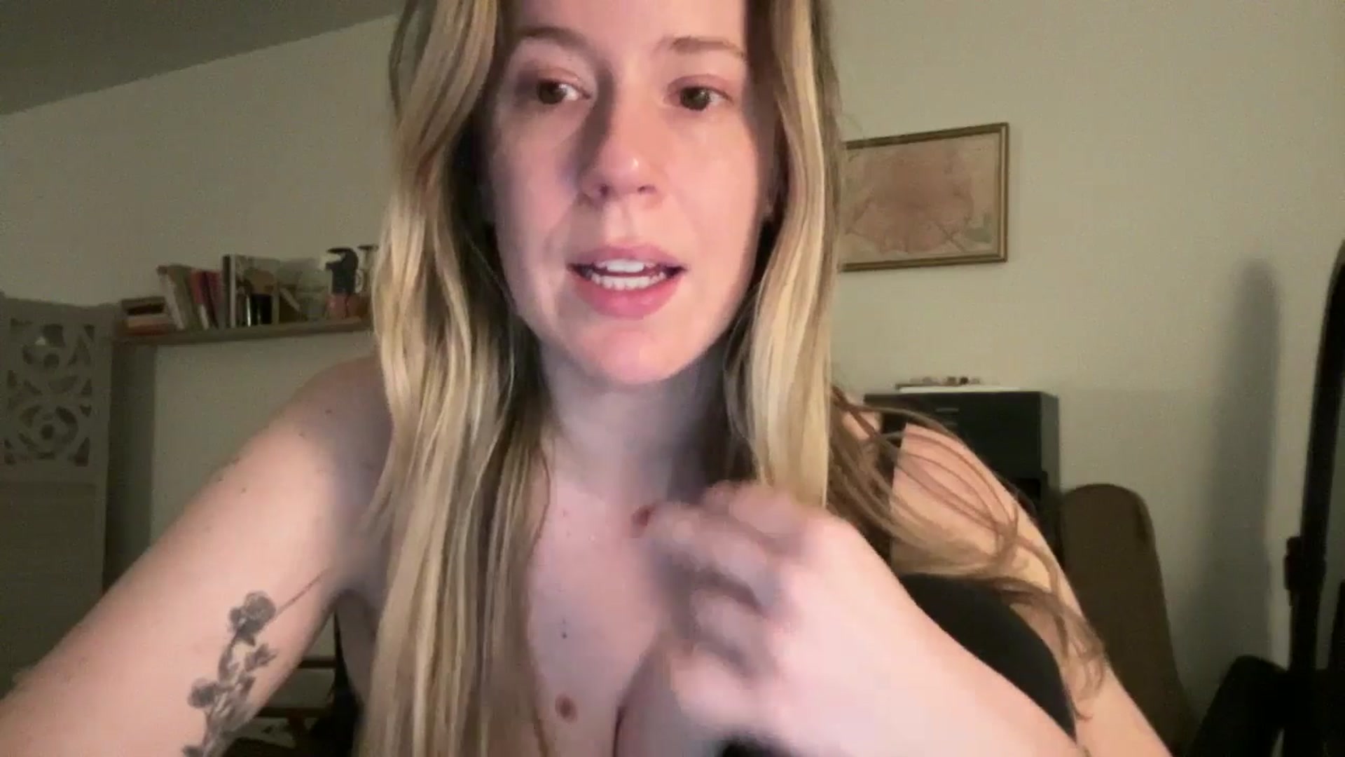 Gallery image thumbnail from ChiTown_777's myfreecams stream on, 04/03/2025, 05:02 image 2 of 20