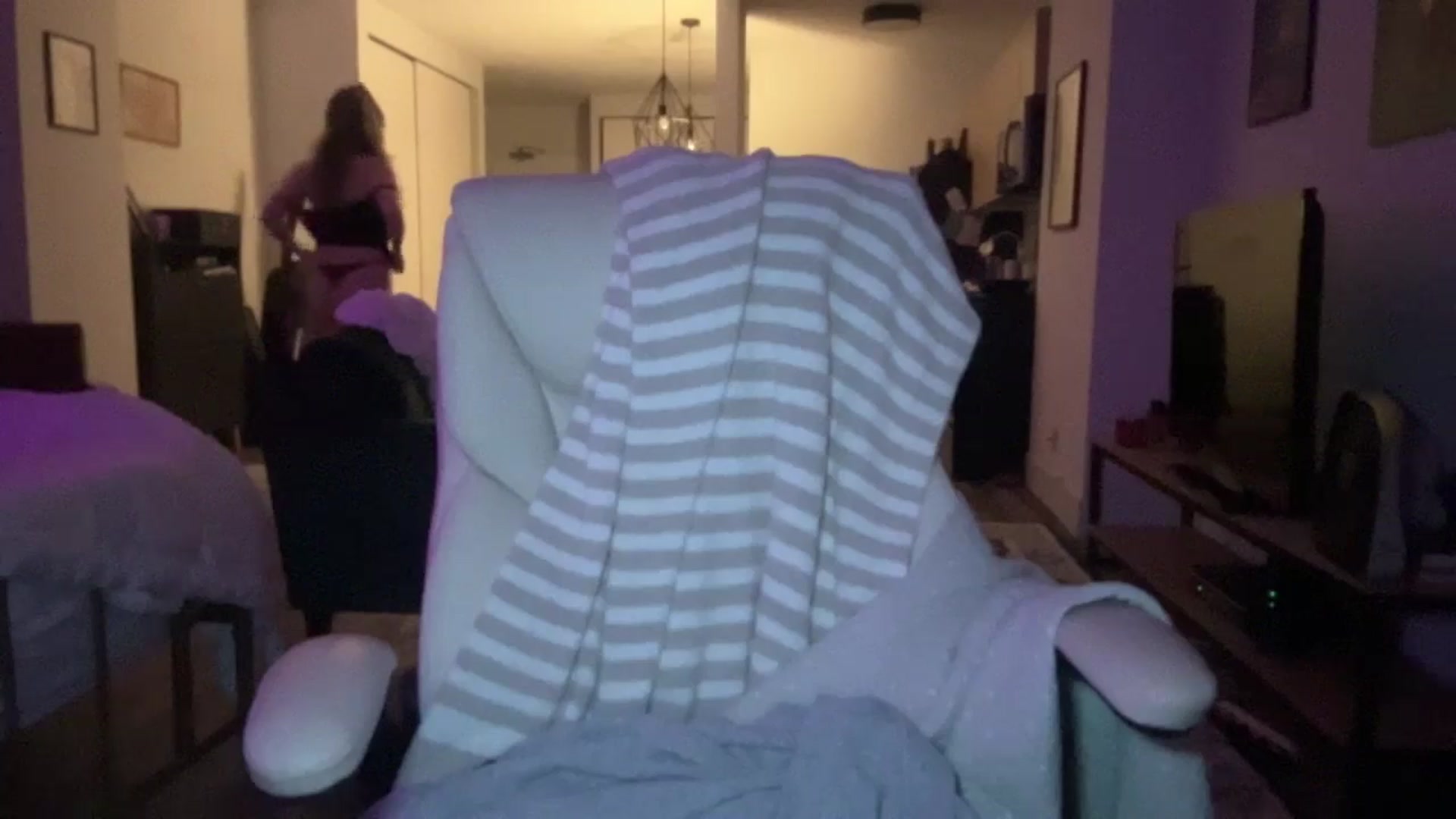 Gallery image thumbnail from ChiTown_777's myfreecams stream on, 05/21/2025, 03:22 image 14 of 20