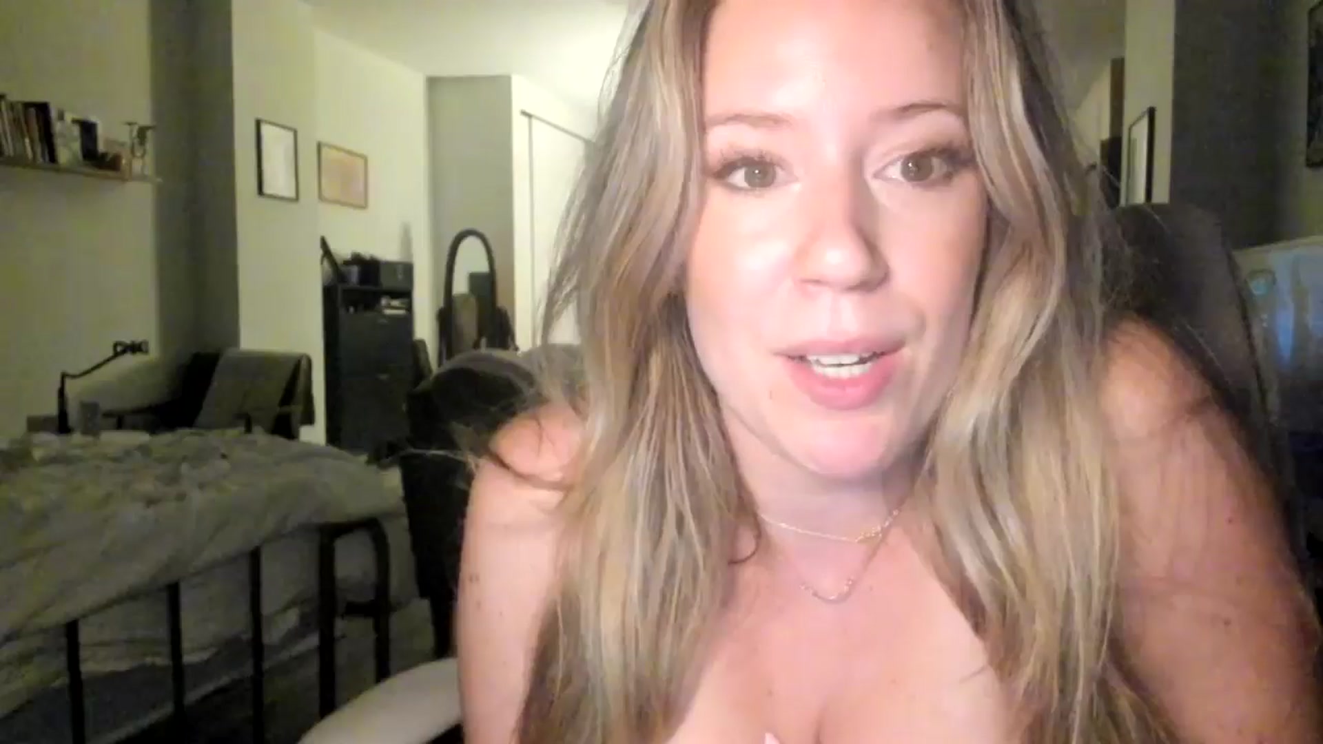 Gallery image thumbnail from ChiTown_777's myfreecams stream on, 06/02/2025, 03:01 image 8 of 20