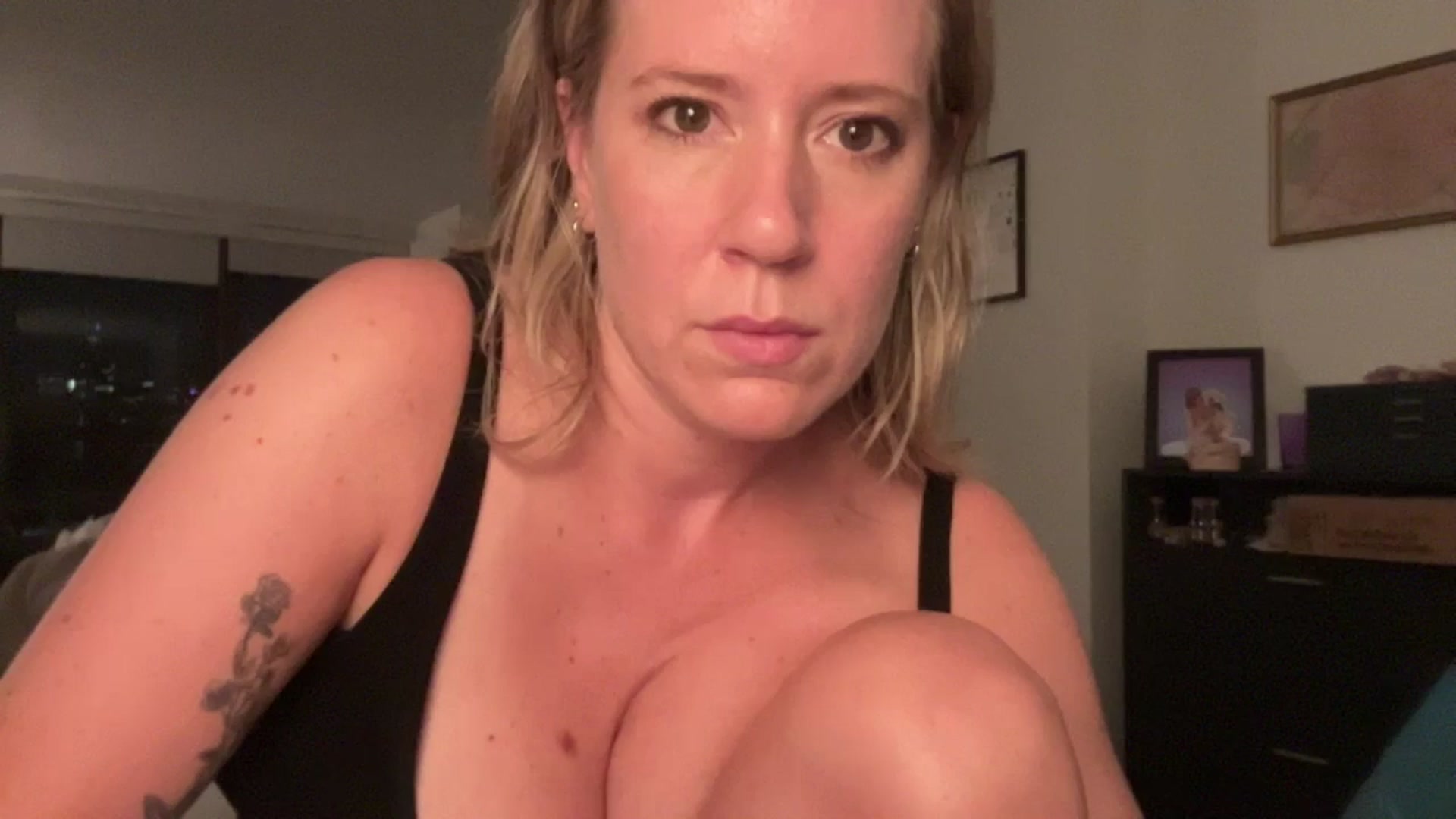 Gallery image thumbnail from ChiTown_777's myfreecams stream on, 07/14/2025, 04:06 image 4 of 20