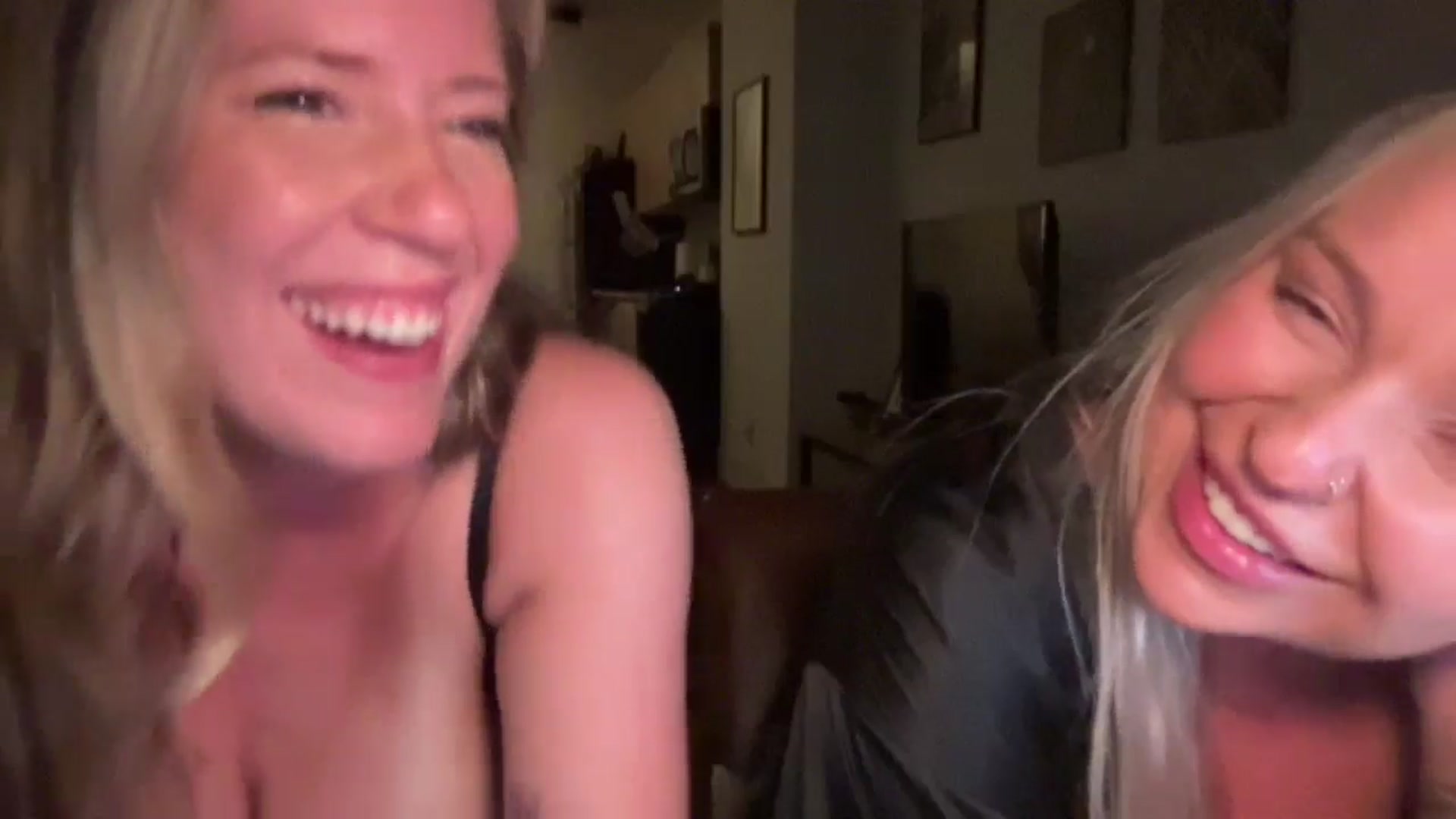 Gallery image thumbnail from ChiTown_777's myfreecams stream on, 07/23/2025, 04:34 image 10 of 20