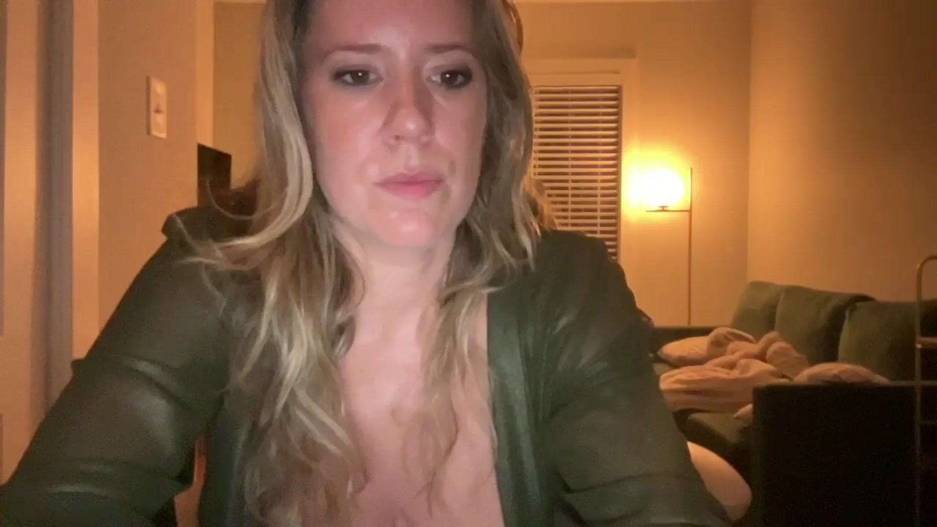 Gallery image thumbnail from ChiTown_777's myfreecams stream on, 09/23/2025, 04:48 image 4 of 20