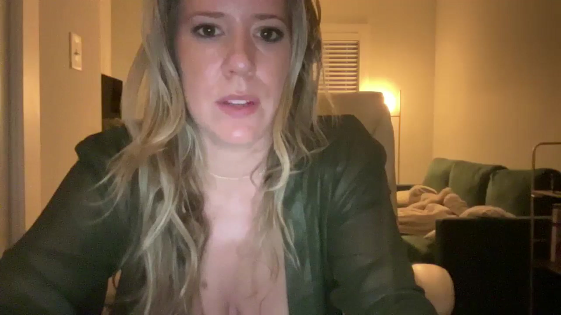 Gallery image thumbnail from ChiTown_777's myfreecams stream on, 09/23/2025, 04:48 image 6 of 20