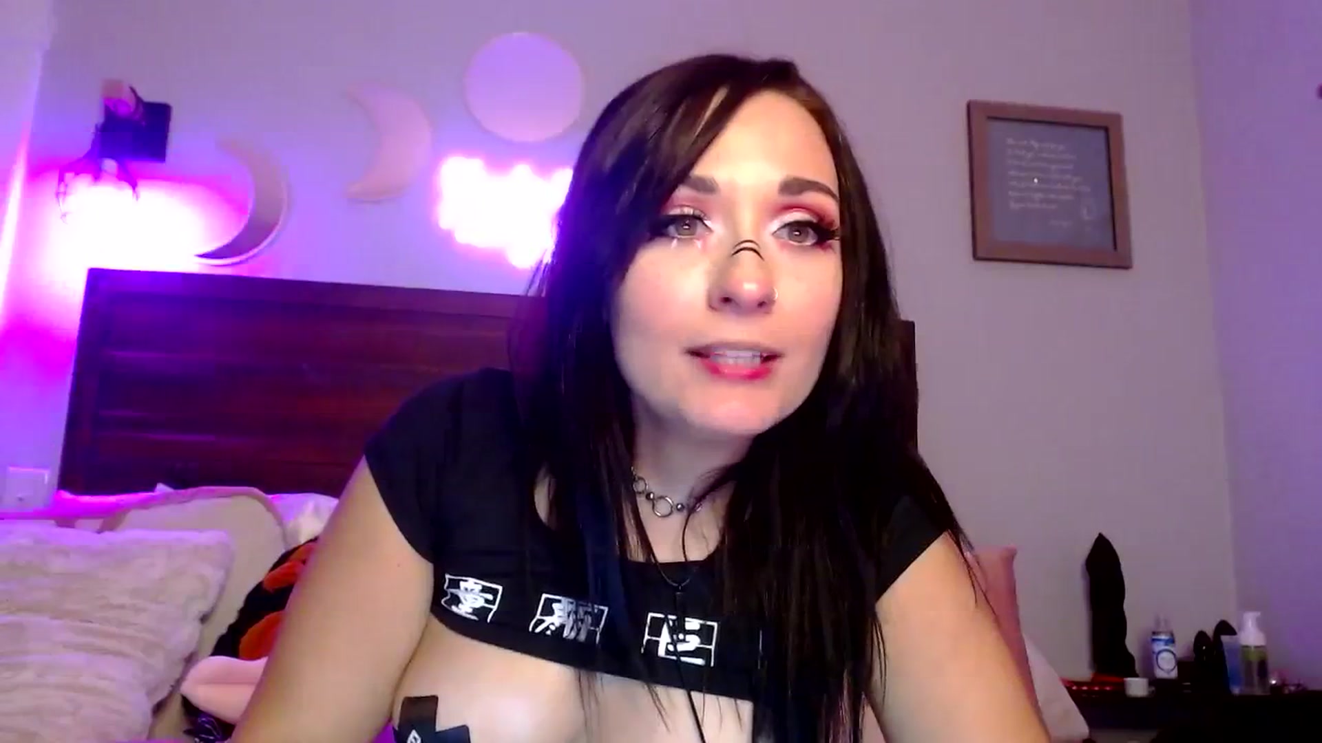 Gallery image thumbnail from ChibiCyriis's myfreecams stream on, 06/29/2023, 01:27 image 10 of 20