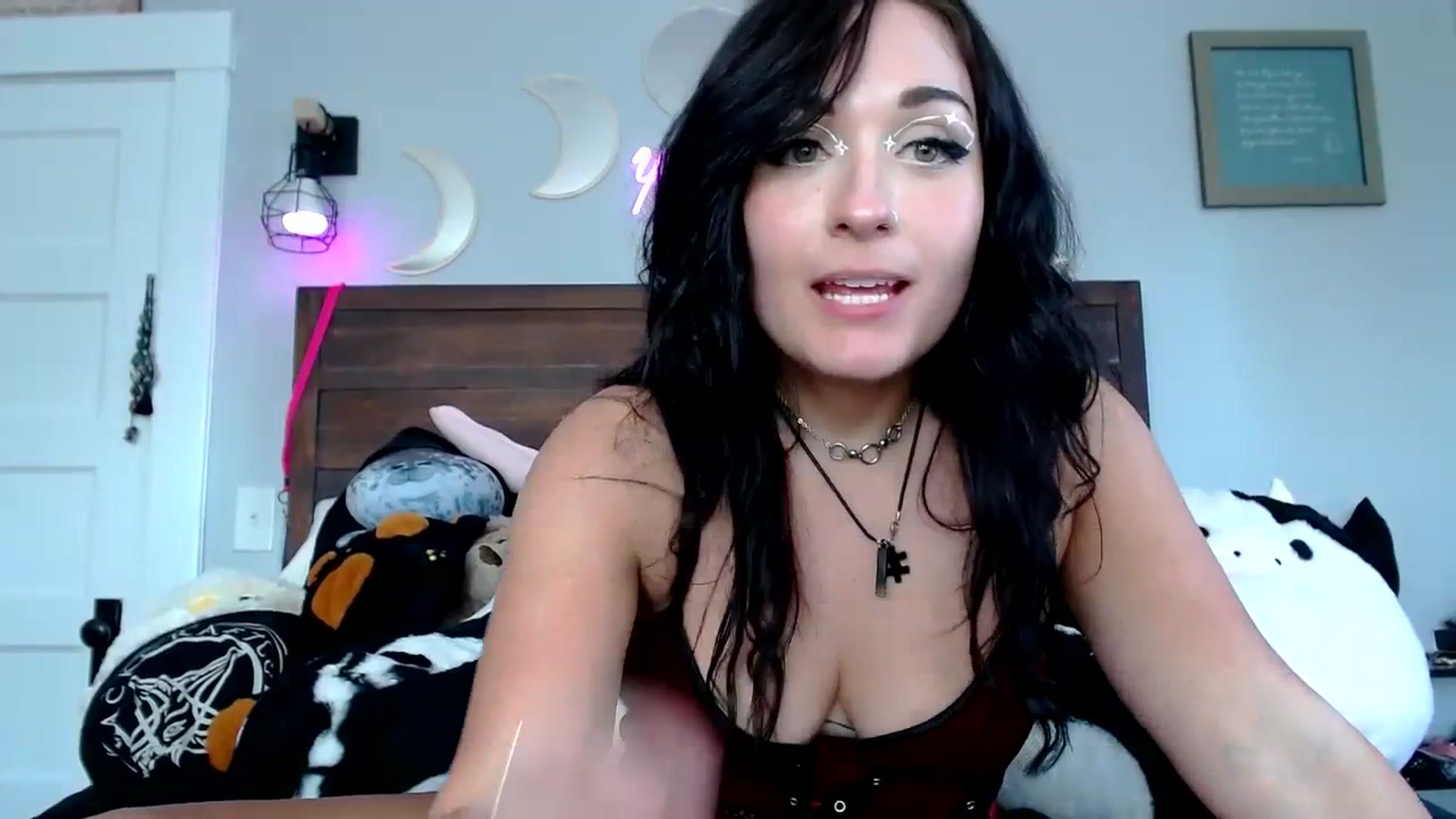 Gallery image thumbnail from ChibiCyriis's myfreecams stream on, 07/19/2023, 22:33 image 15 of 20