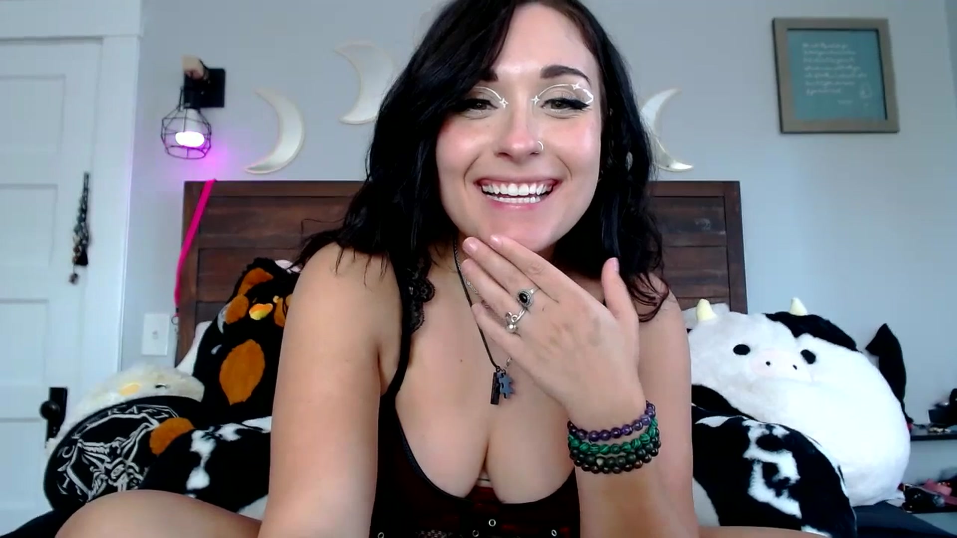Gallery image thumbnail from ChibiCyriis's myfreecams stream on, 07/19/2023, 22:33 image 12 of 20