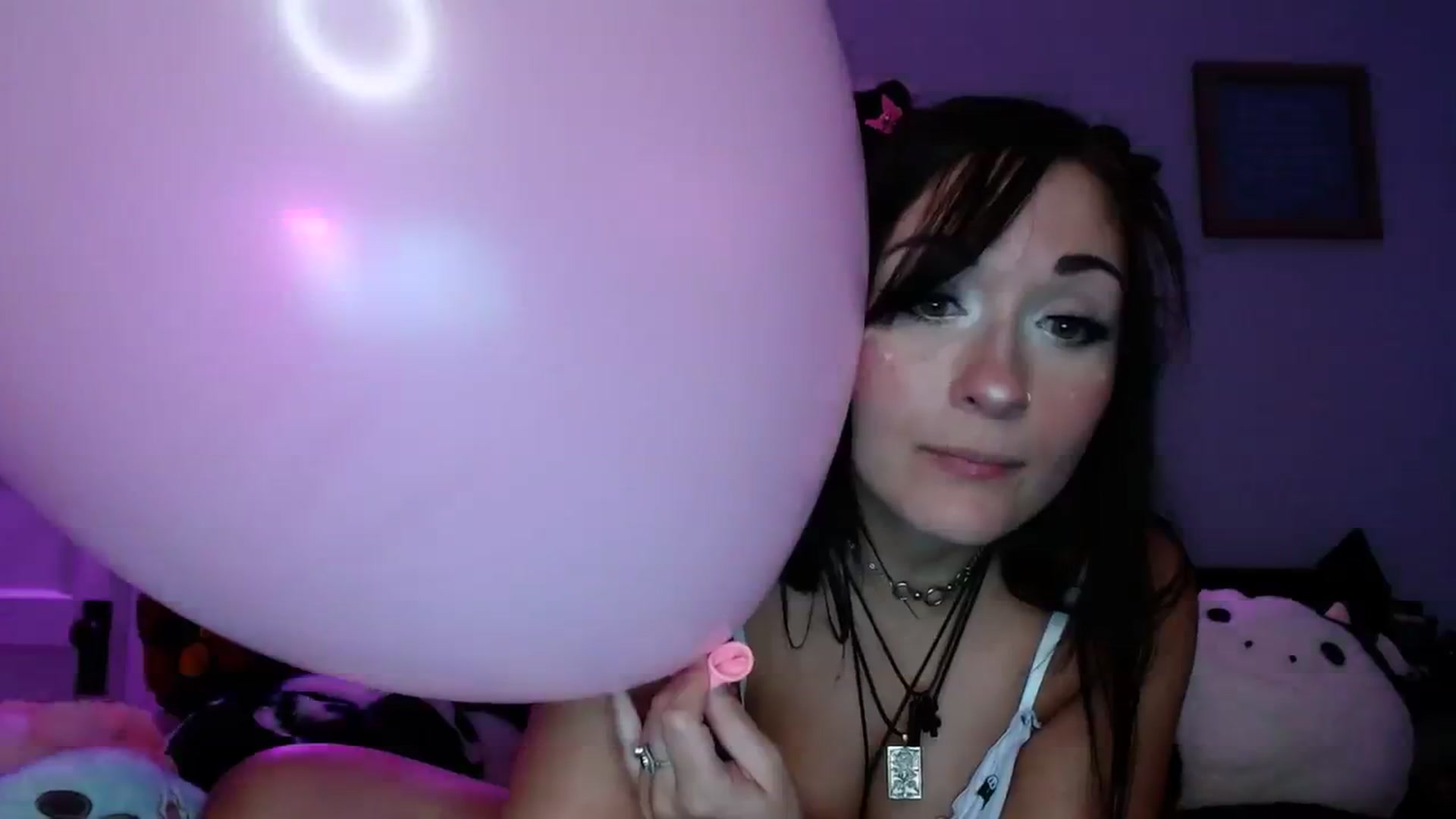 Gallery image thumbnail from ChibiCyriis's myfreecams stream on, 07/26/2023, 01:28 image 16 of 20