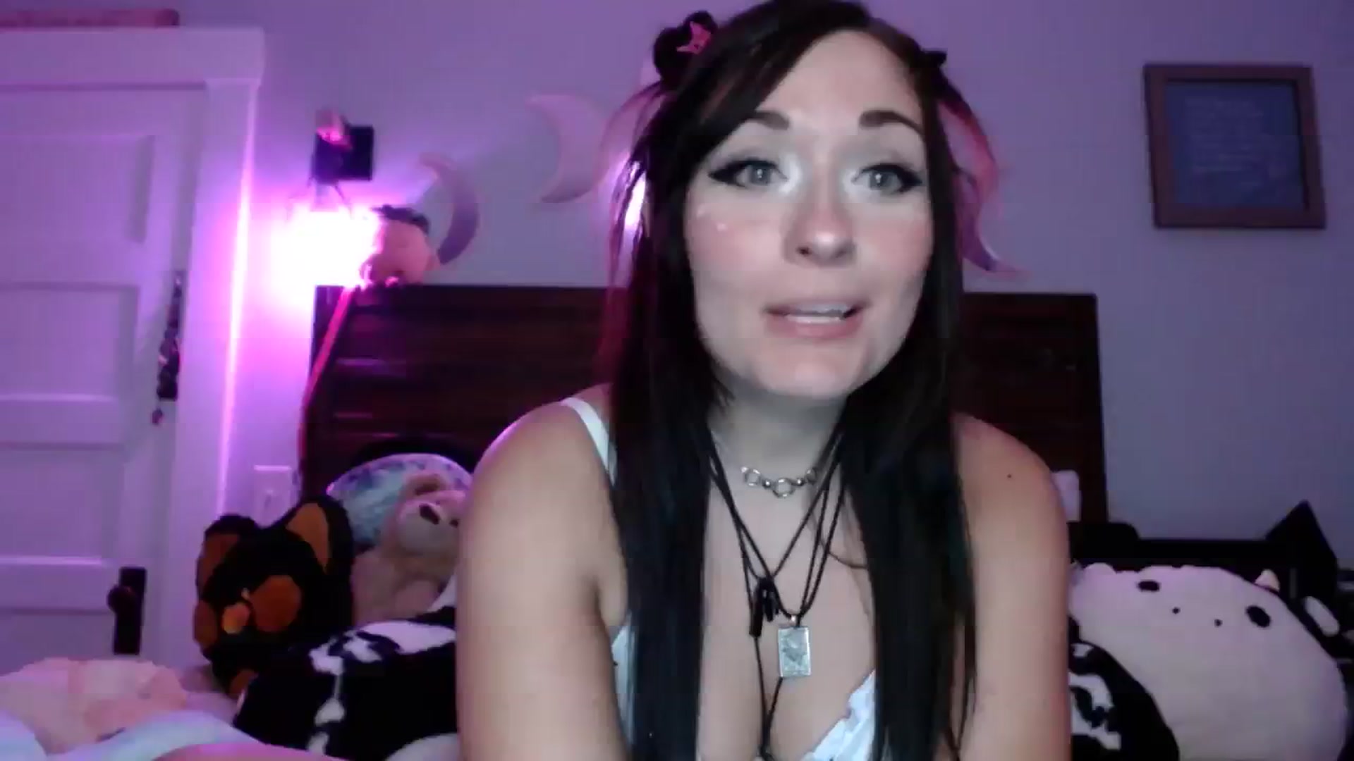 Gallery image thumbnail from ChibiCyriis's myfreecams stream on, 07/26/2023, 01:28 image 7 of 20