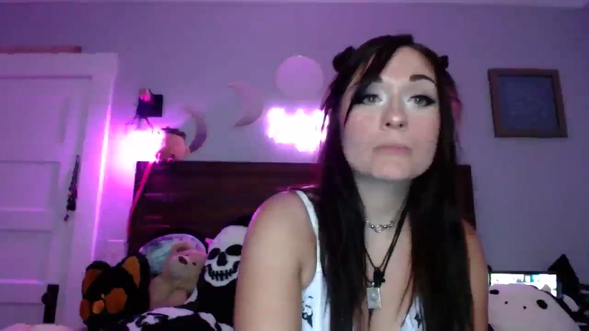 Gallery image thumbnail from ChibiCyriis's myfreecams stream on, 07/26/2023, 01:28 image 3 of 20