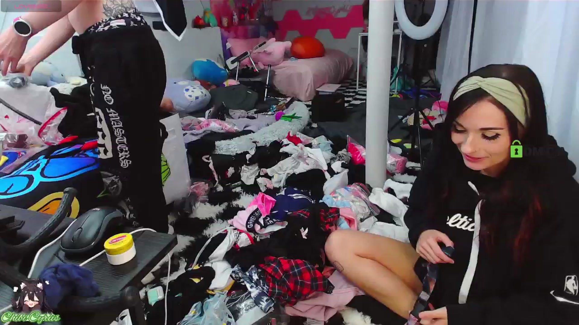 Gallery image thumbnail from ChibiCyriis's myfreecams stream on, 04/16/2026, 24:02 image 15 of 20