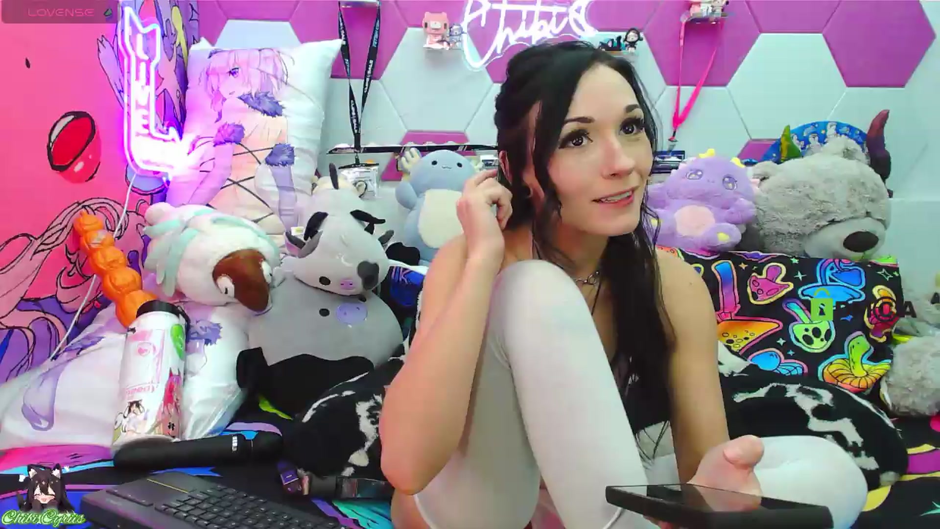 Gallery image thumbnail from ChibiCyriis's myfreecams stream on, 06/09/2026, 01:01 image 2 of 20