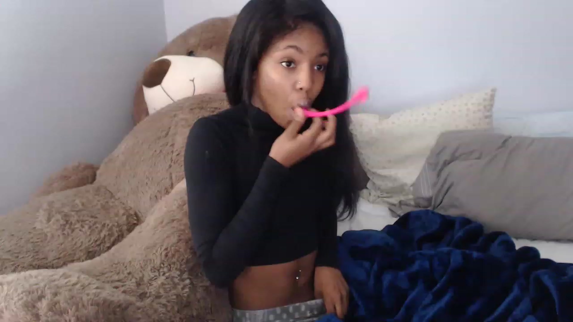 Gallery image thumbnail from Chibunny's myfreecams stream on, 12/03/2022, 23:41 image 2 of 20