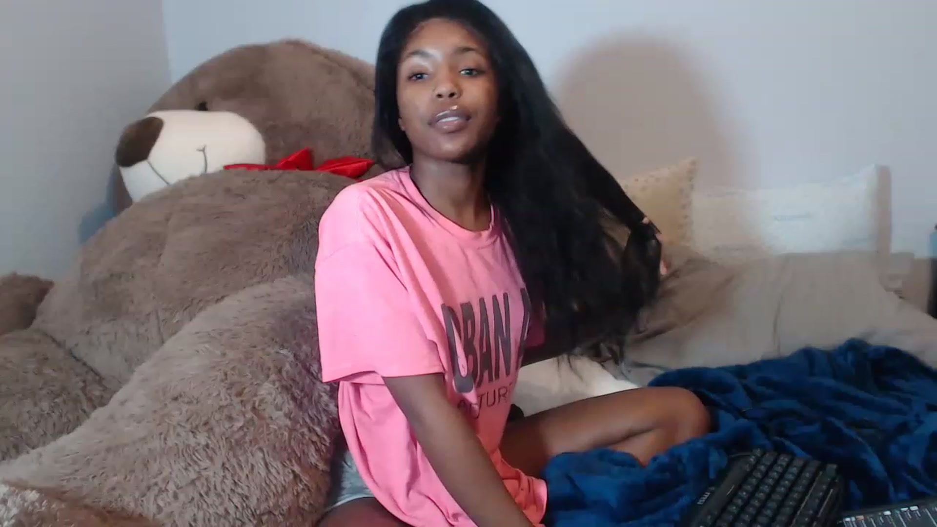 Gallery image thumbnail from Chibunny's myfreecams stream on, 12/04/2022, 04:00 image 3 of 20