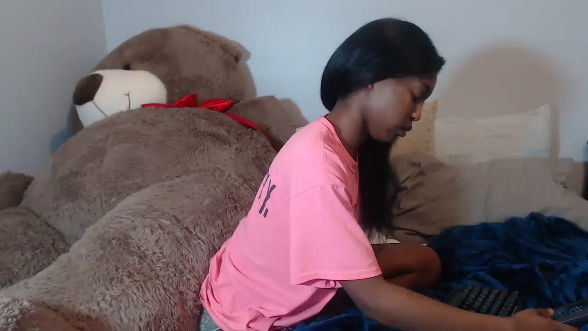 Gallery image thumbnail from Chibunny's myfreecams stream on, 12/04/2022, 04:00 image 1 of 20