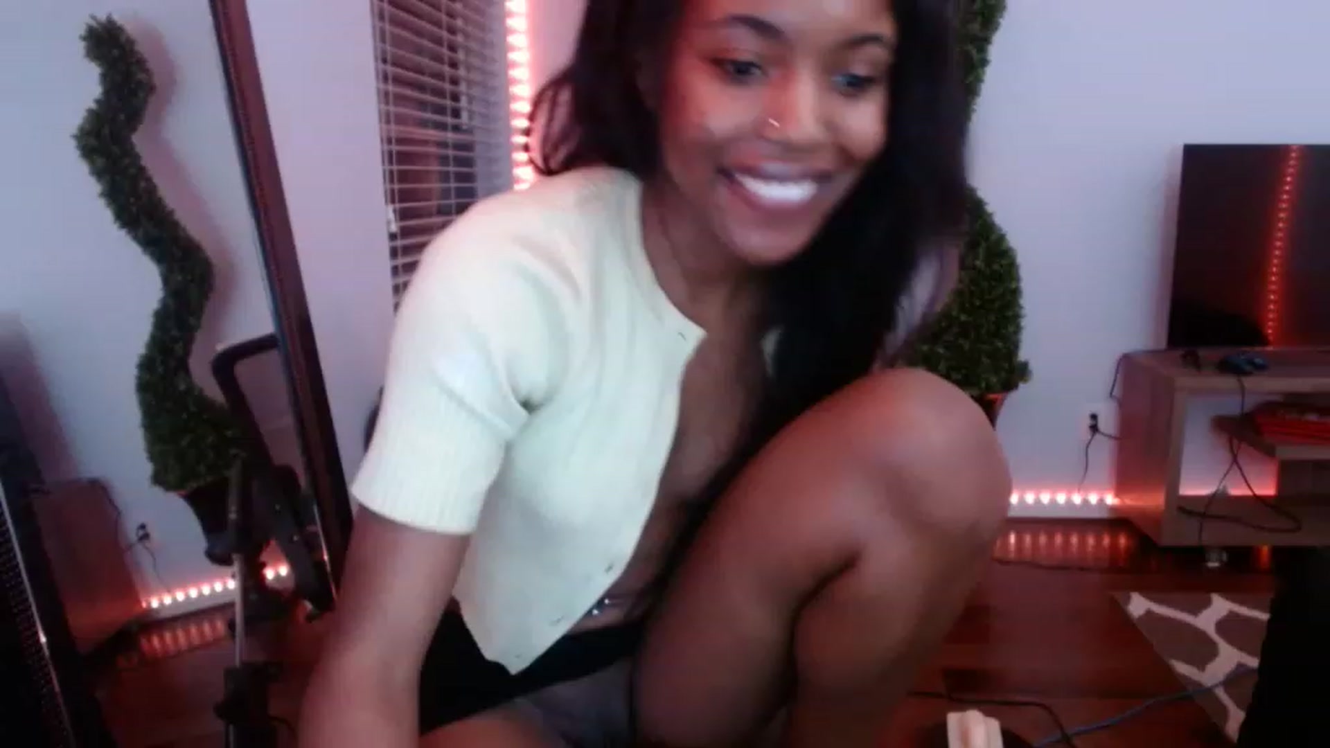 Gallery image thumbnail from Chibunny's myfreecams stream on, 12/09/2022, 04:37 image 1 of 20
