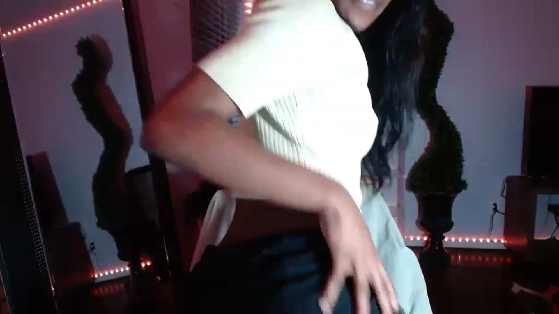 Gallery image thumbnail from Chibunny's myfreecams stream on, 12/09/2022, 05:40 image 8 of 20