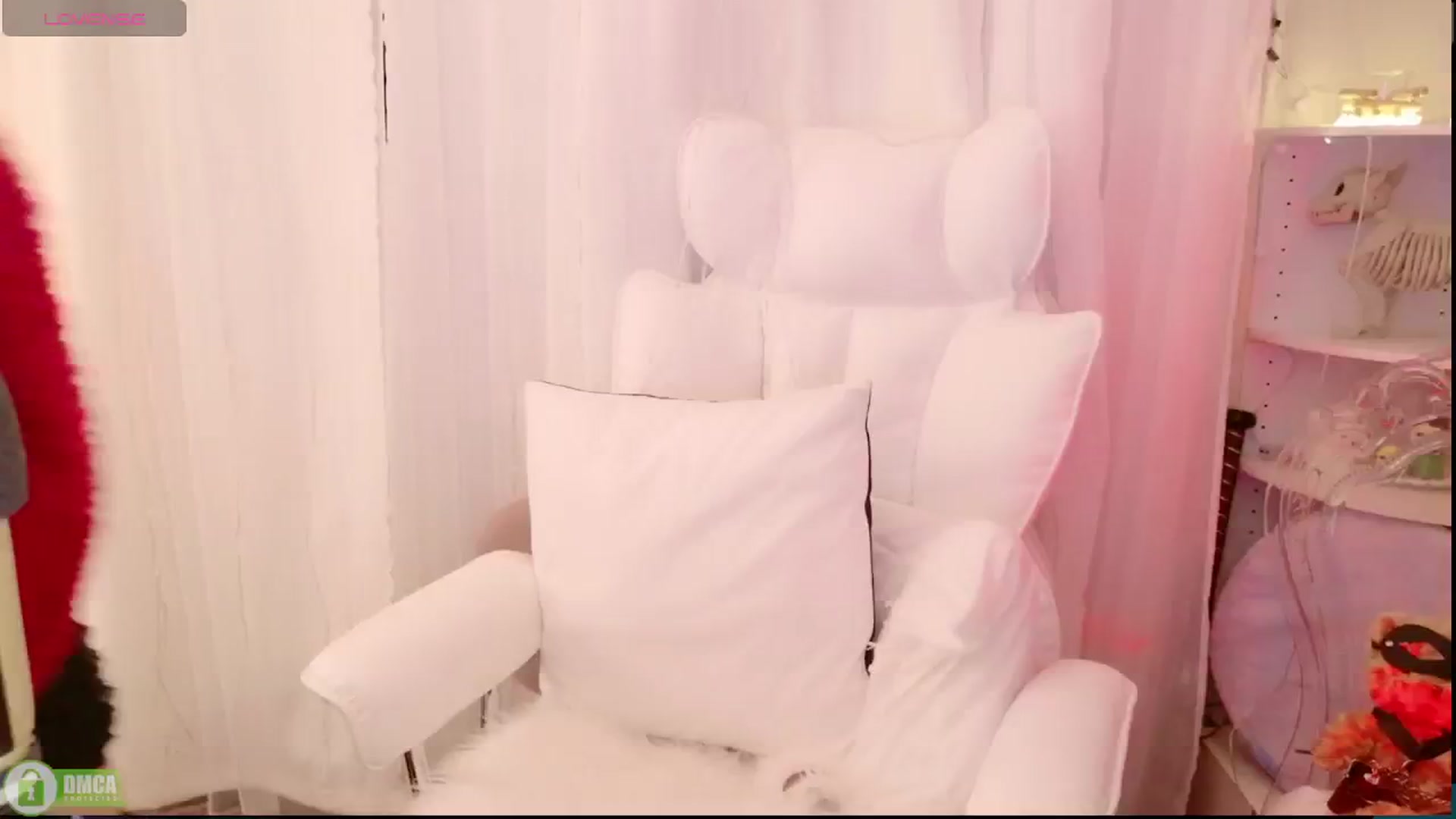 Gallery image thumbnail from Chick_'s myfreecams stream on, 11/10/2024, 08:31 image 18 of 20