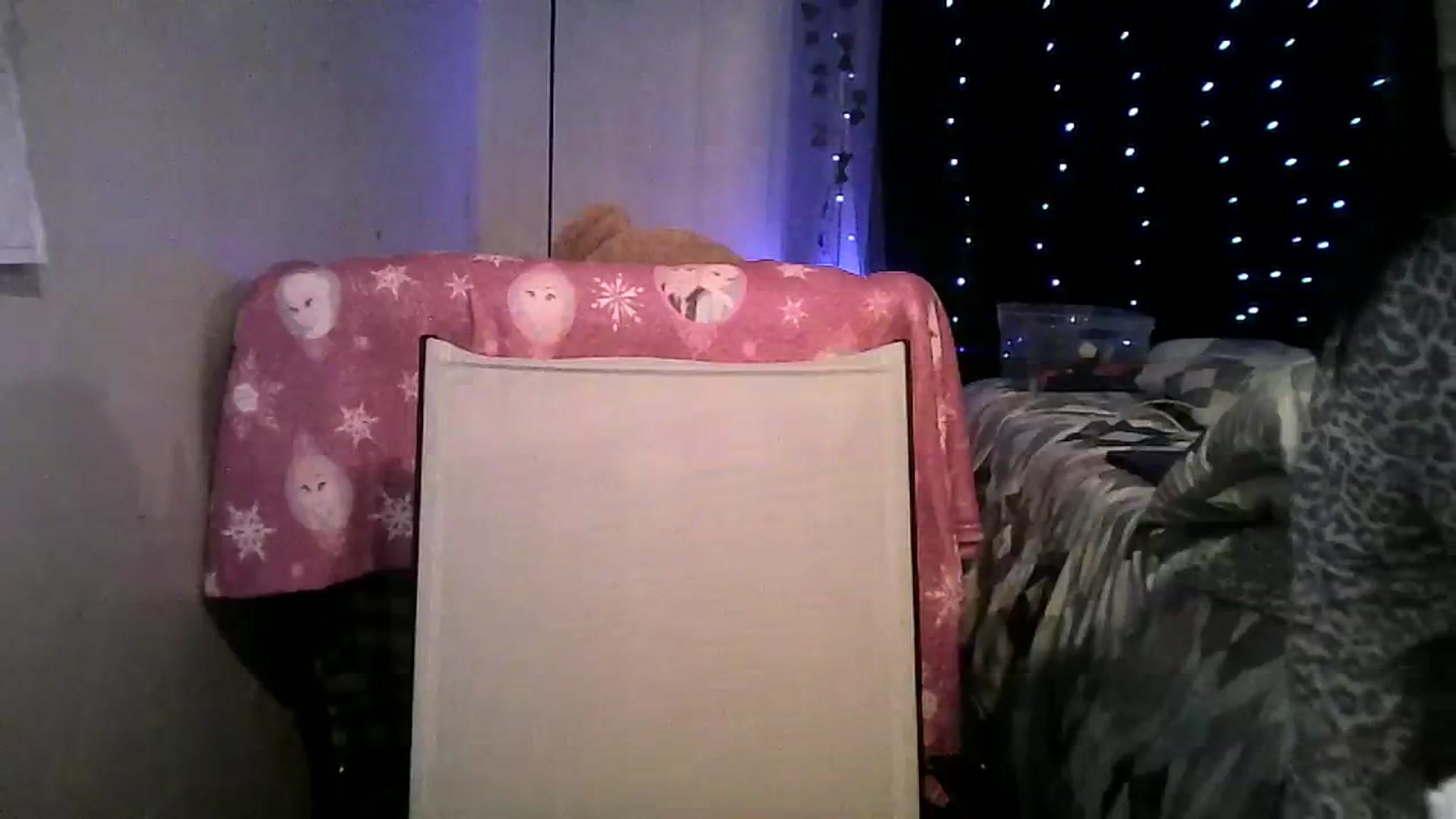Gallery image thumbnail from Chickens46's myfreecams stream on, 01/01/2024, 12:33 image 13 of 20