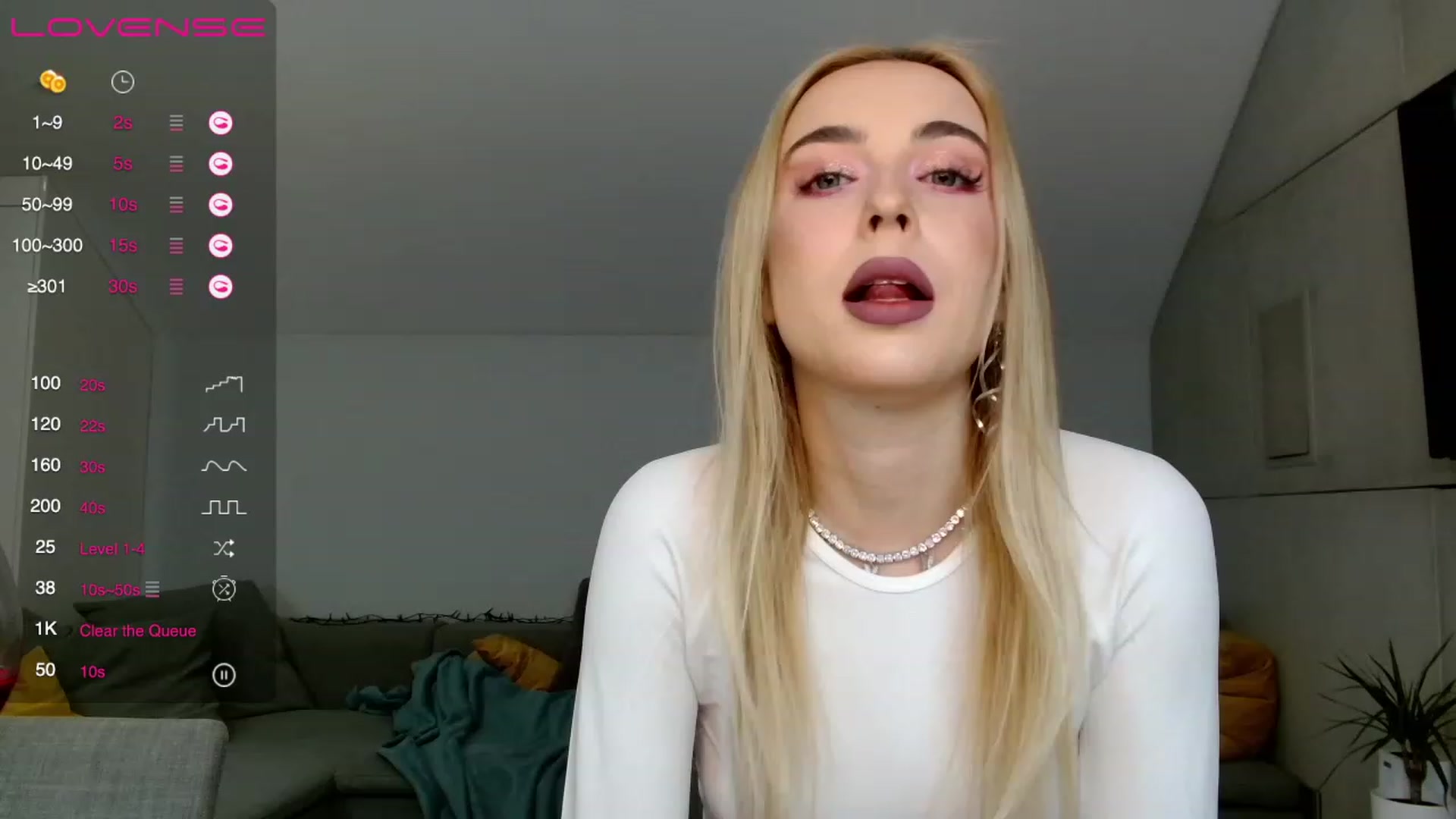 Gallery image thumbnail from ChloeAngel's myfreecams stream on, 12/31/2022, 20:29 image 9 of 20