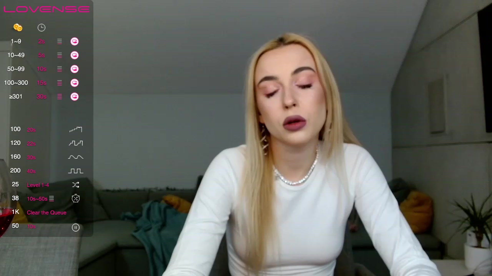 Gallery image thumbnail from ChloeAngel's myfreecams stream on, 12/31/2022, 20:29 image 1 of 20