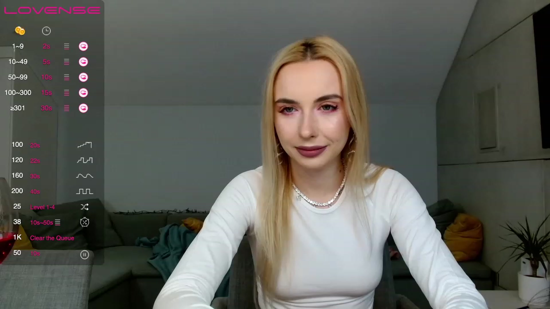Gallery image thumbnail from ChloeAngel's myfreecams stream on, 12/31/2022, 20:29 image 2 of 20