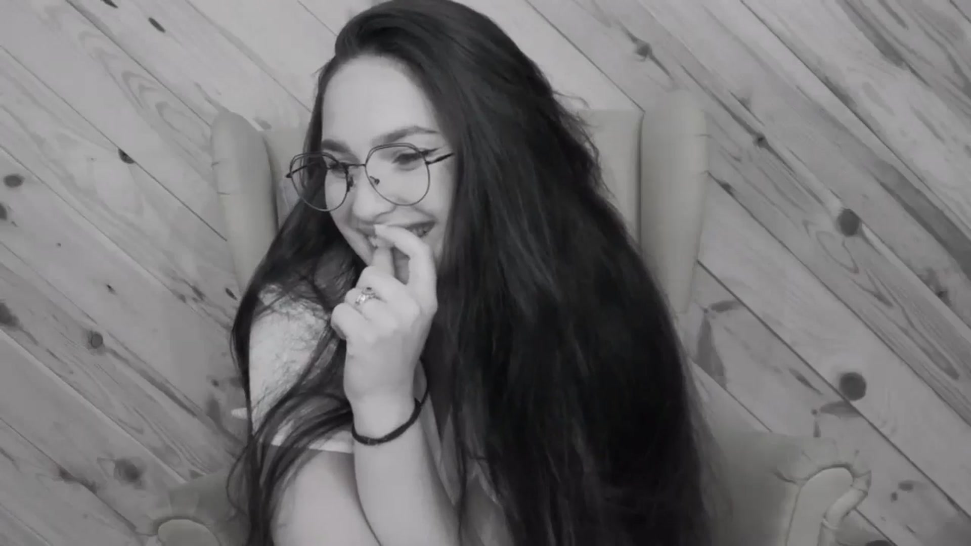 Gallery image thumbnail from ChloeBaby's myfreecams stream on, 06/19/2024, 23:20 image 11 of 20