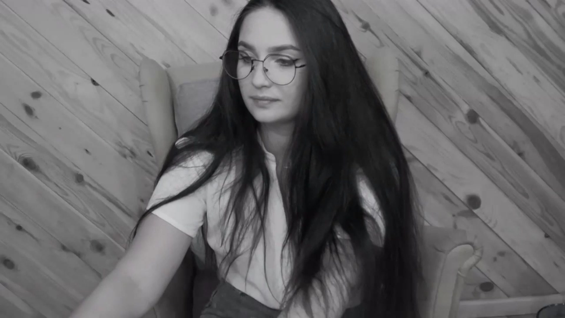 Gallery image thumbnail from ChloeBaby's myfreecams stream on, 06/19/2024, 23:20 image 10 of 20