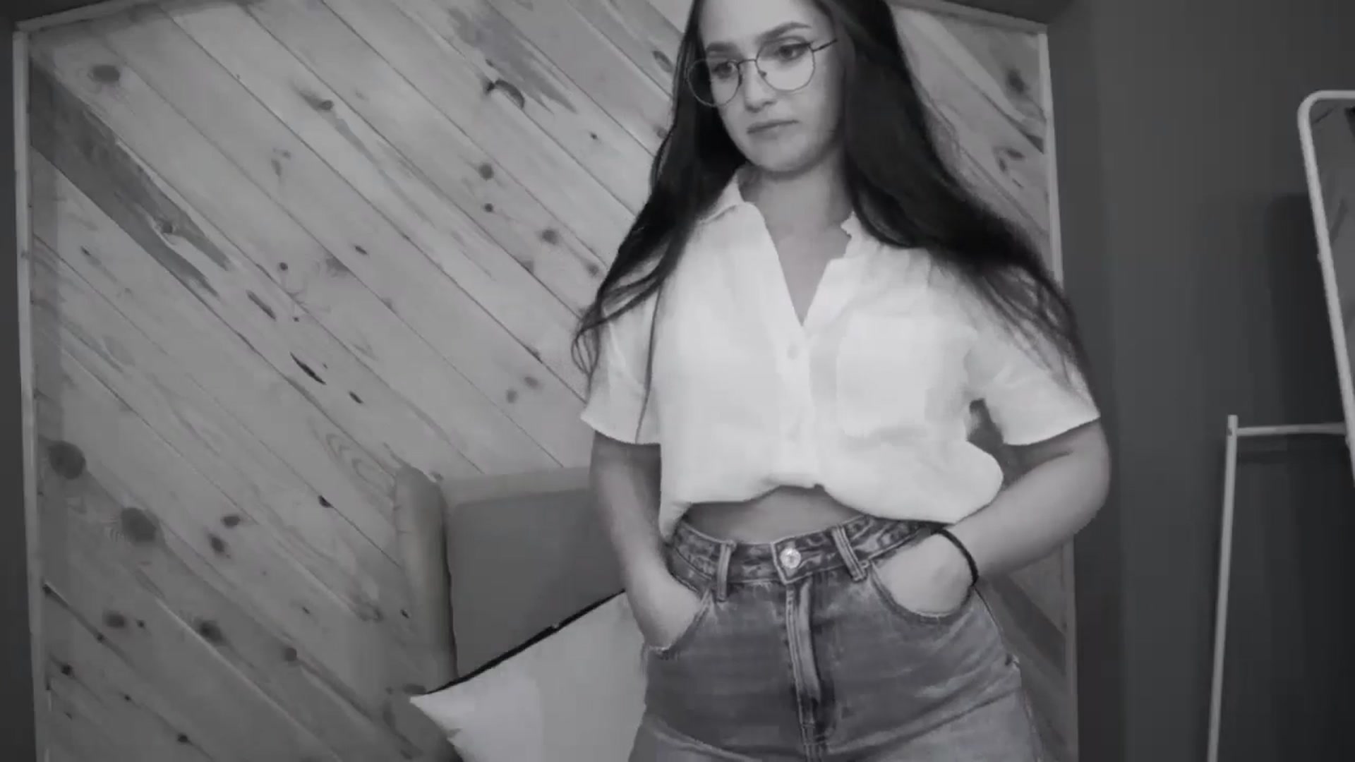 Gallery image thumbnail from ChloeBaby's myfreecams stream on, 06/19/2024, 23:20 image 7 of 20