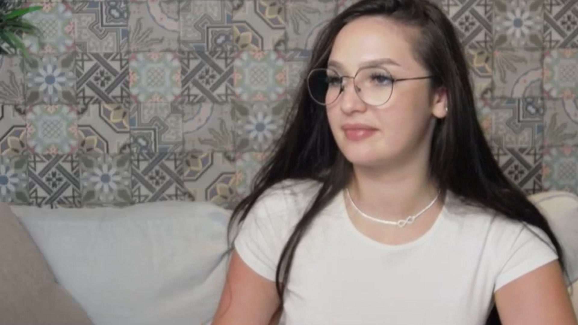 Gallery image thumbnail from ChloeBaby's myfreecams stream on, 06/28/2024, 22:34 image 19 of 20