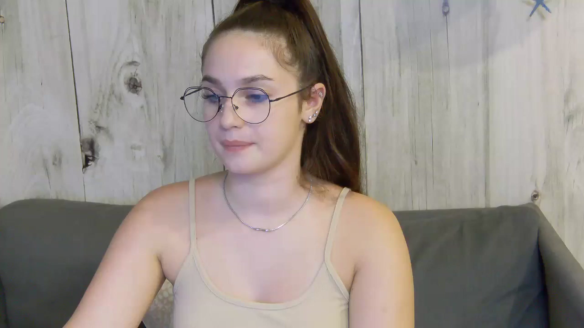 Gallery image thumbnail from ChloeBaby's myfreecams stream on, 07/22/2024, 23:27 image 16 of 20