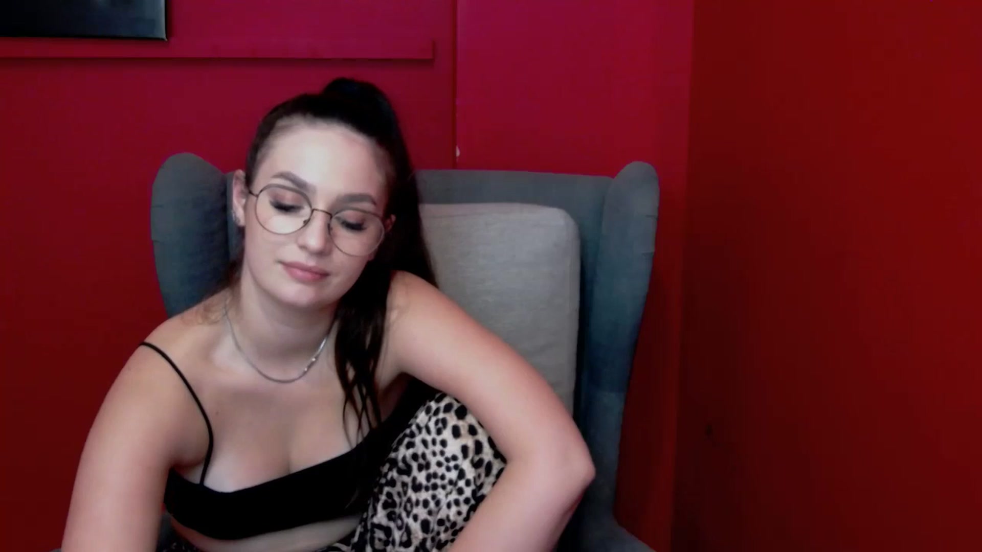 Gallery image thumbnail from ChloeBaby's myfreecams stream on, 08/07/2024, 17:52 image 16 of 20