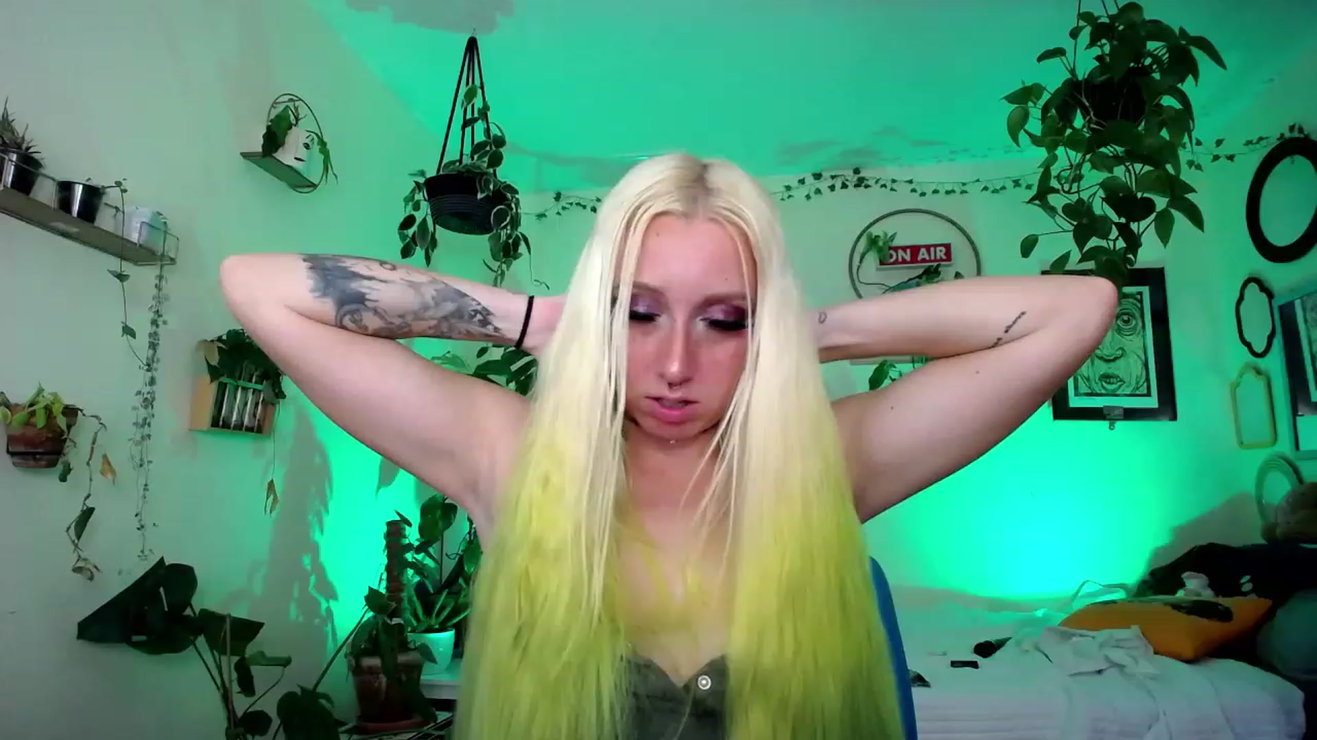Gallery image thumbnail from ChloeCassidy's myfreecams stream on, 01/17/2023, 24:47 image 10 of 20